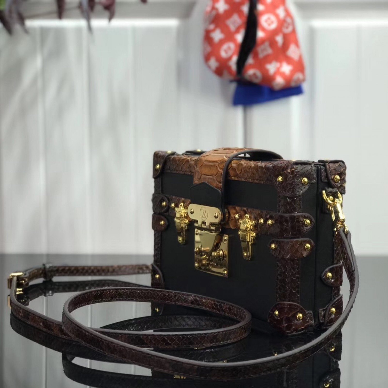 LV PETITE MALLE BAG N94723
