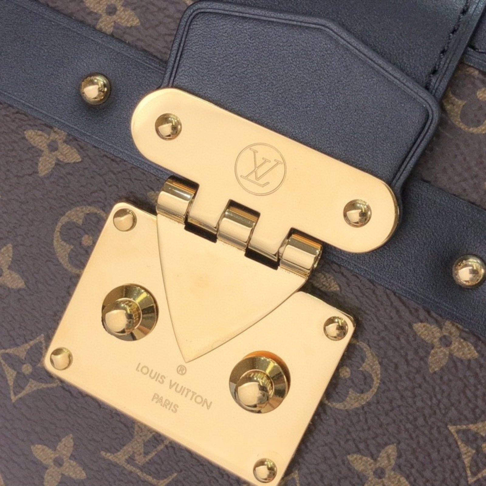 LV PETITE MALLE EAST WEST M46120