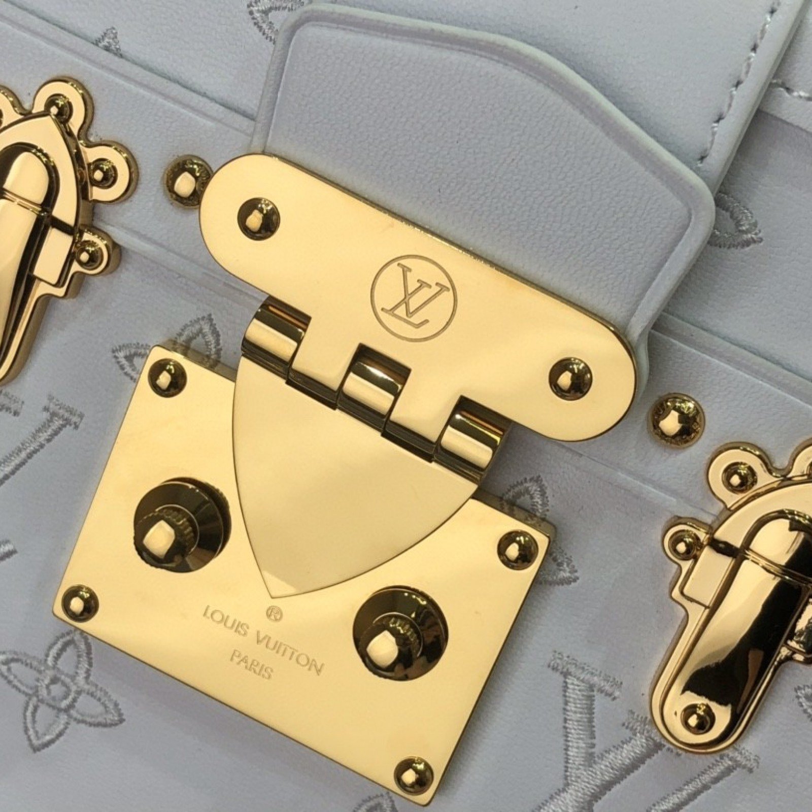LV PETITE MALLE M20745