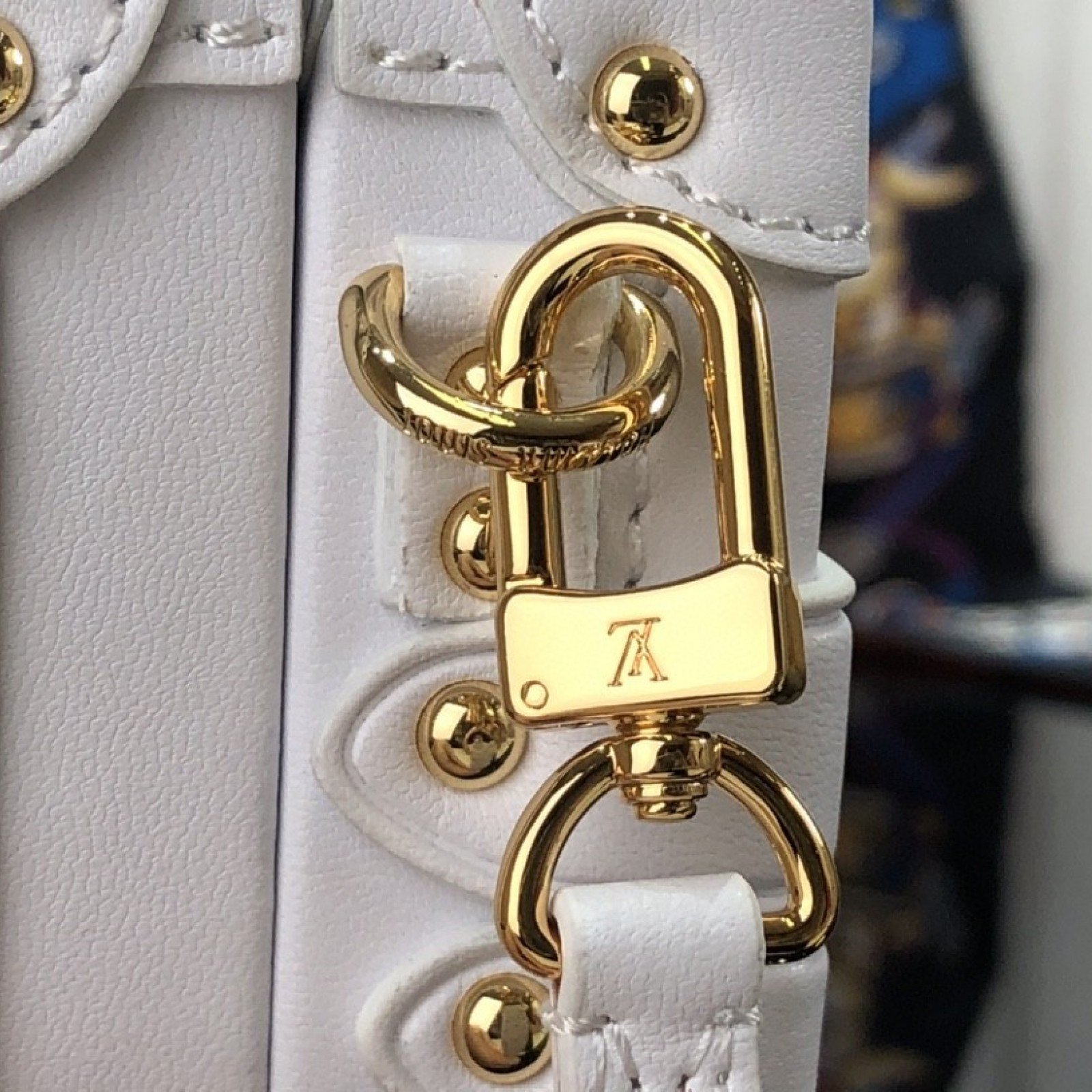 LV PETITE MALLE M20745