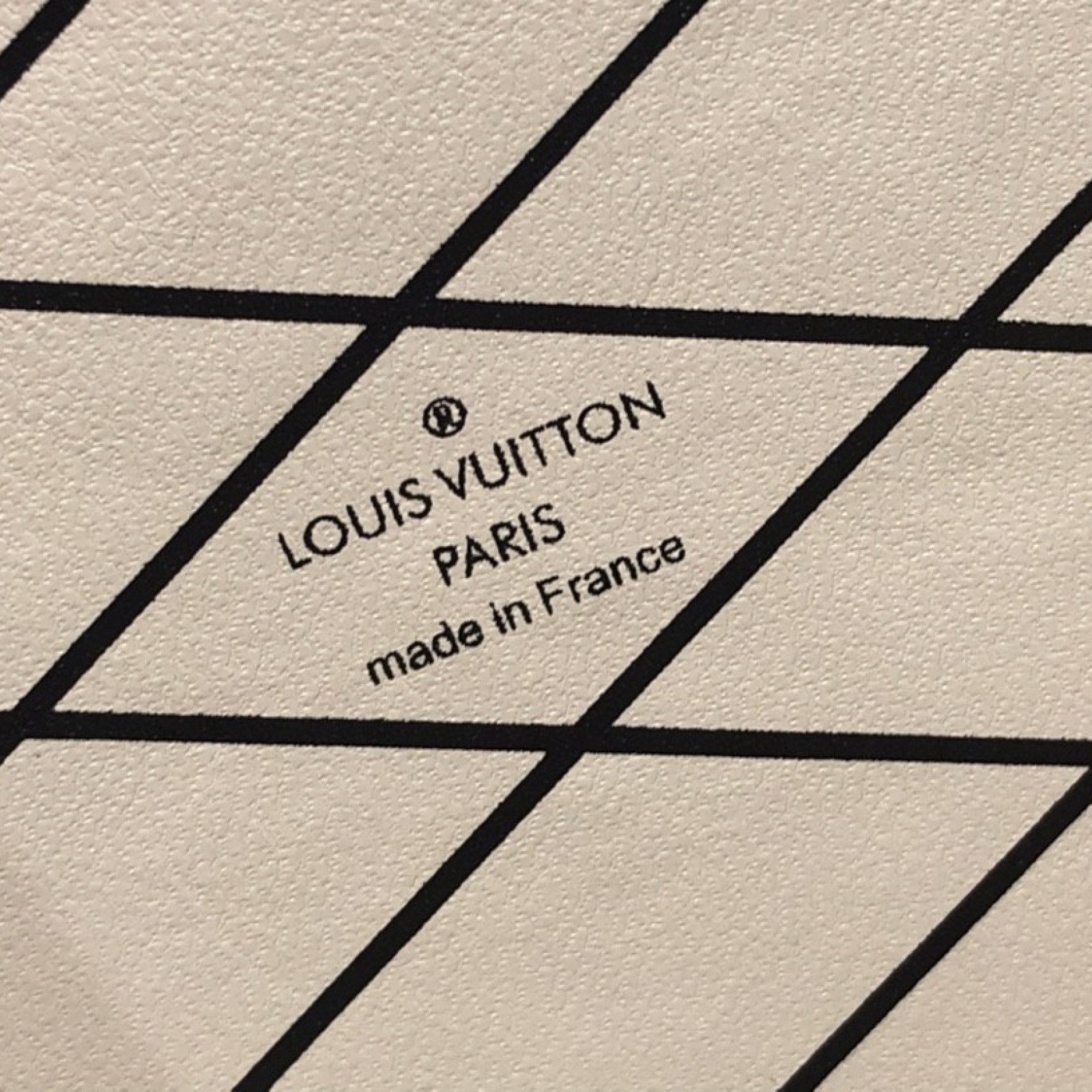 LV PETITE MALLE M20745