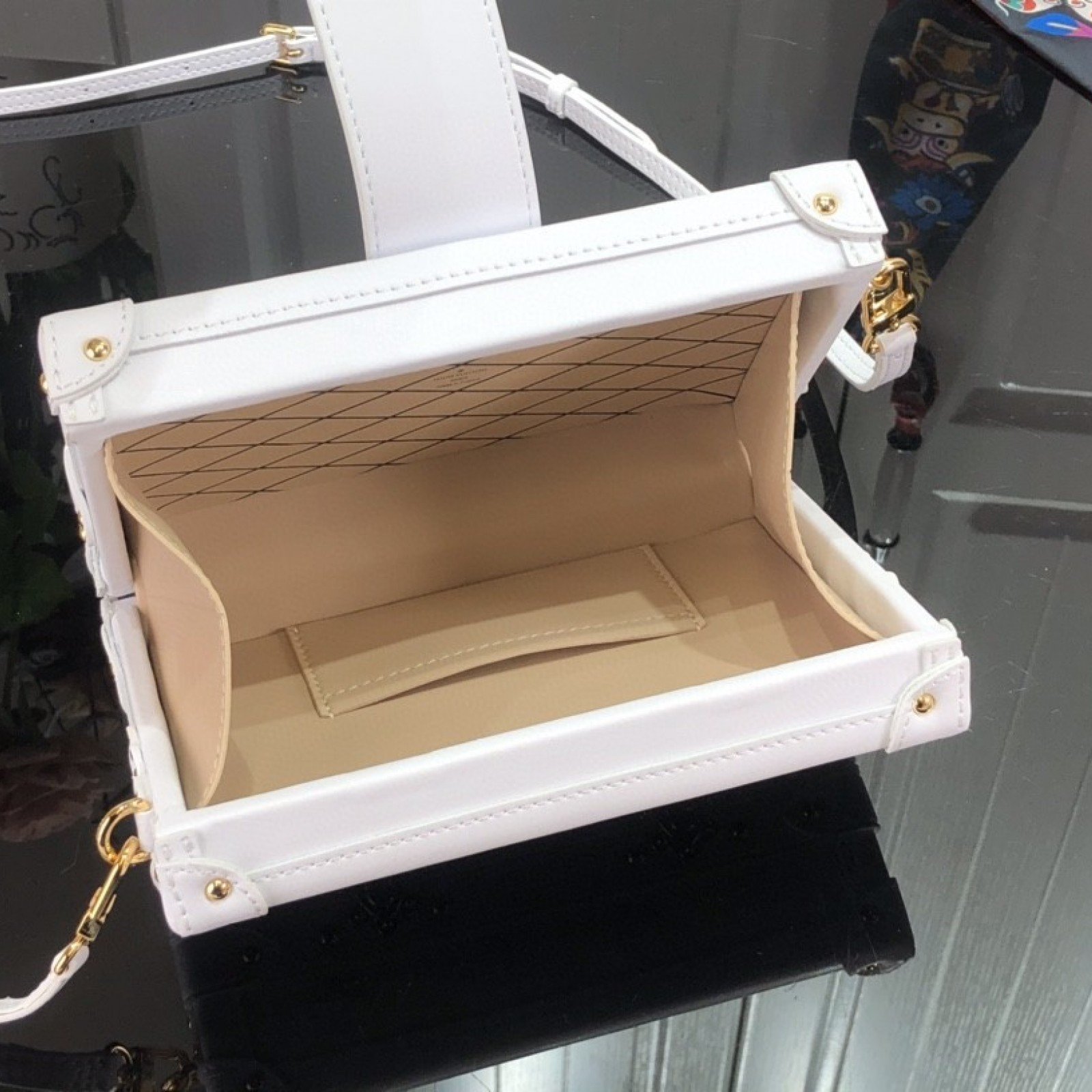 LV PETITE MALLE M20745
