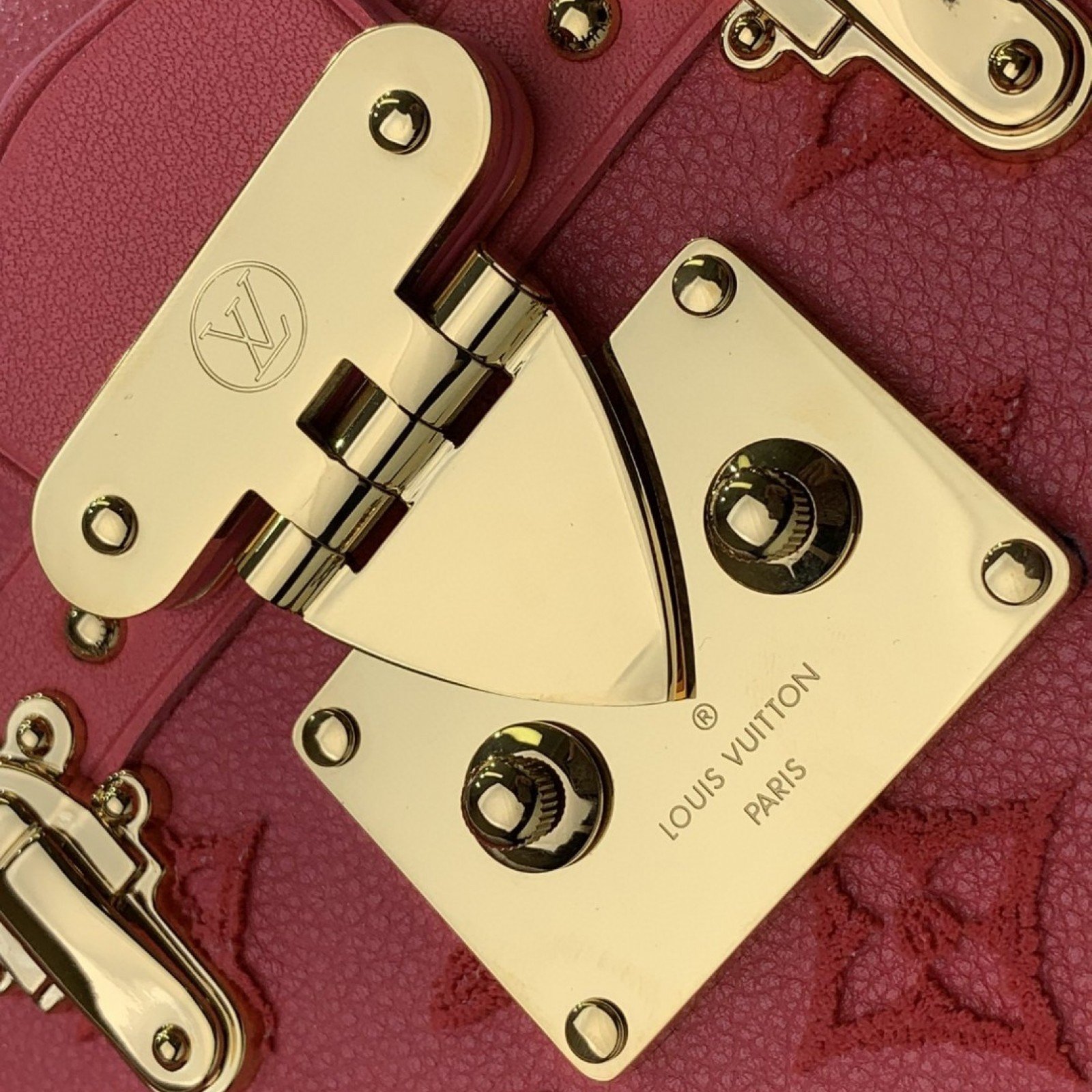 LV PETITE MALLE M20745