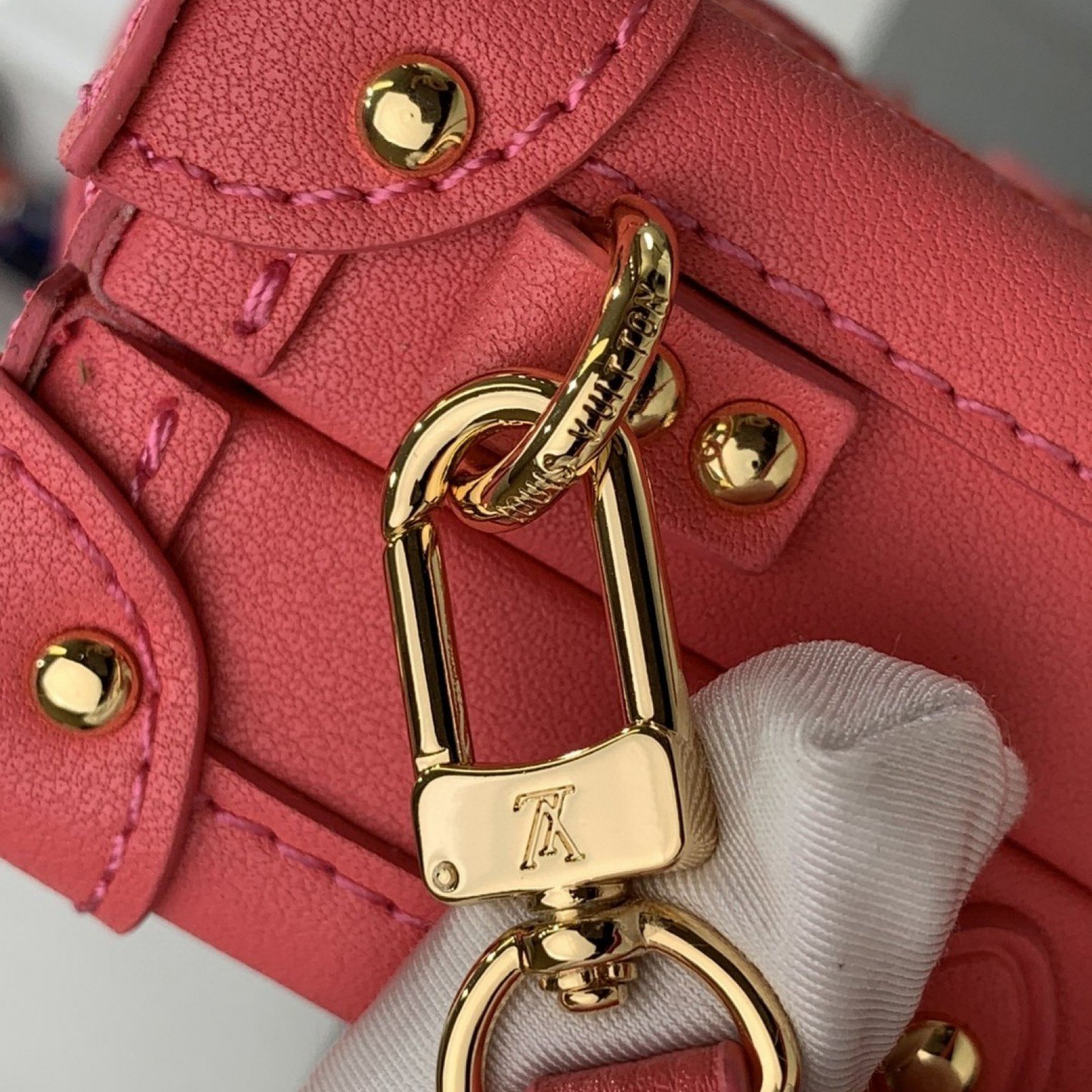 LV PETITE MALLE M20745
