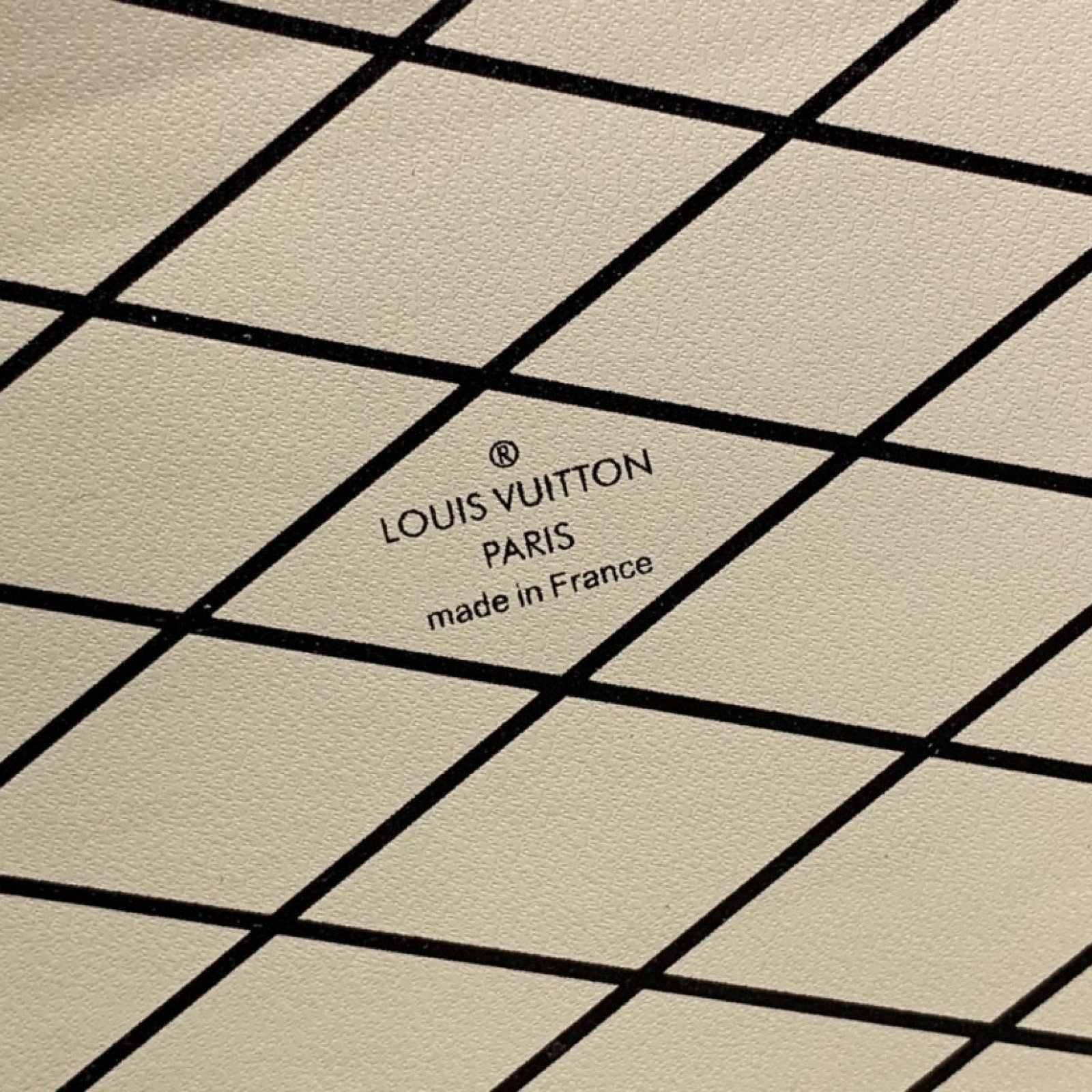 LV PETITE MALLE M20764