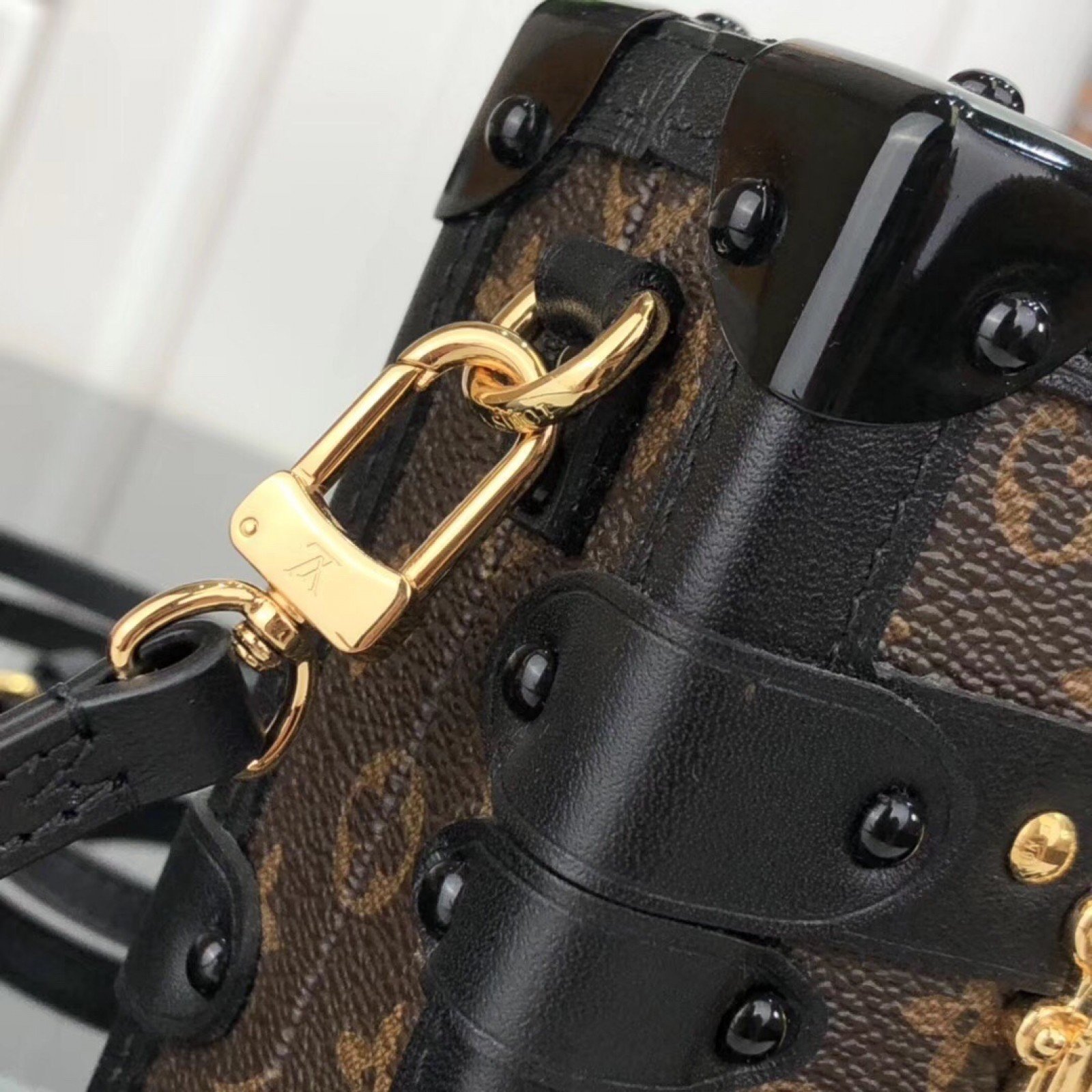 LV PETITE MALLE M44199