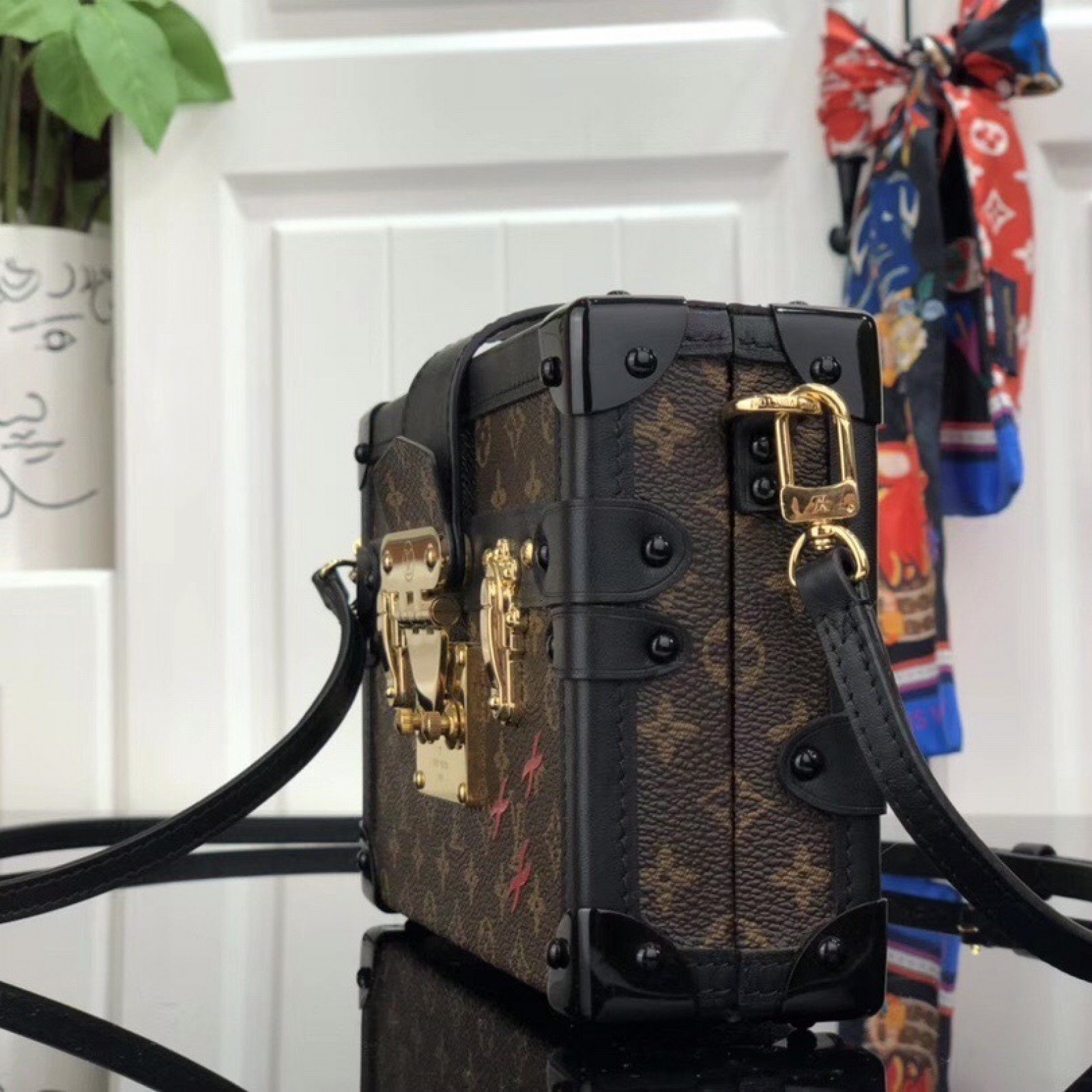 LV PETITE MALLE M44199
