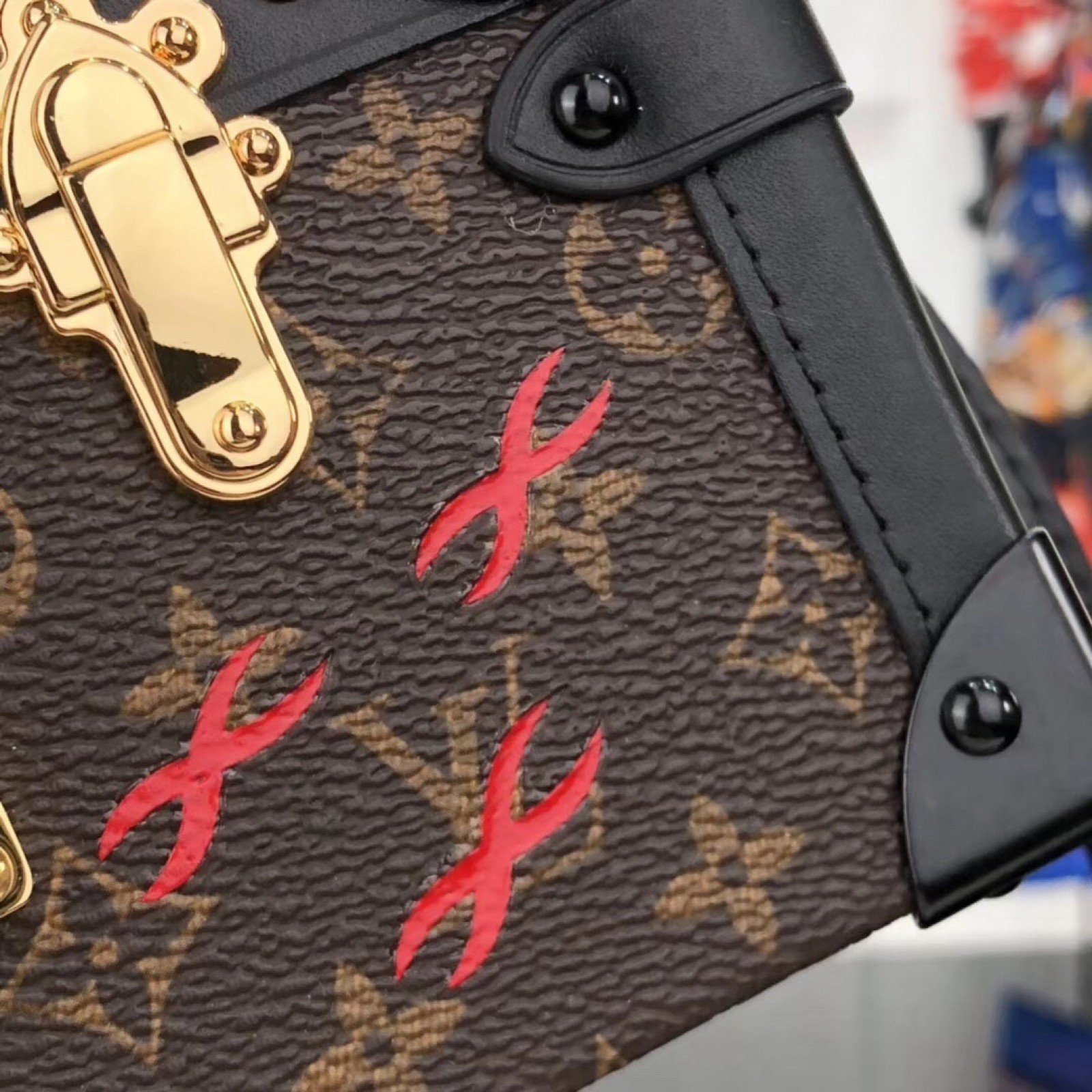 LV PETITE MALLE M44199