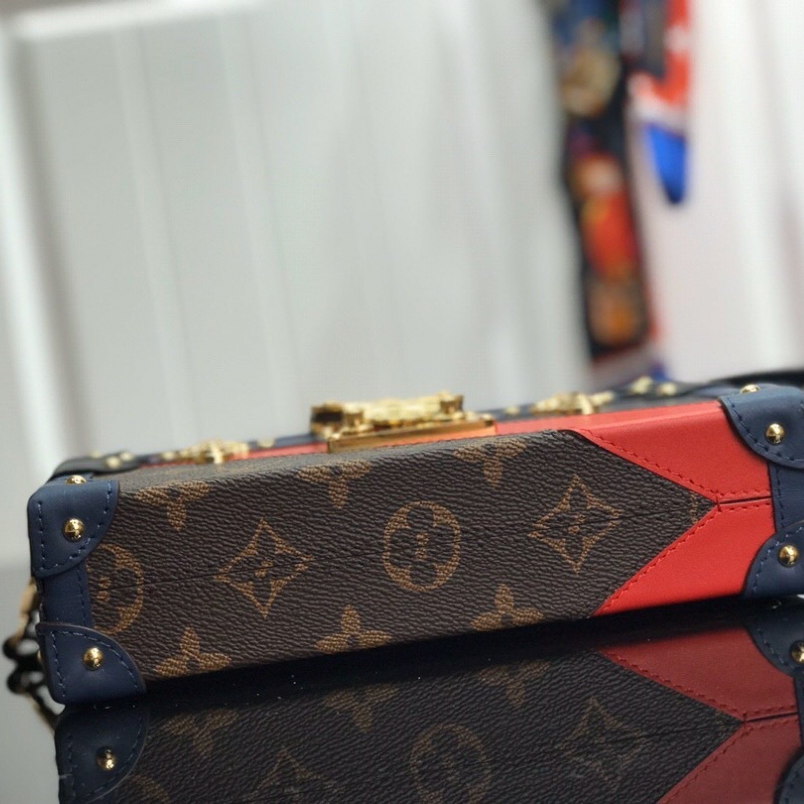 LV PETITE MALLE M55437