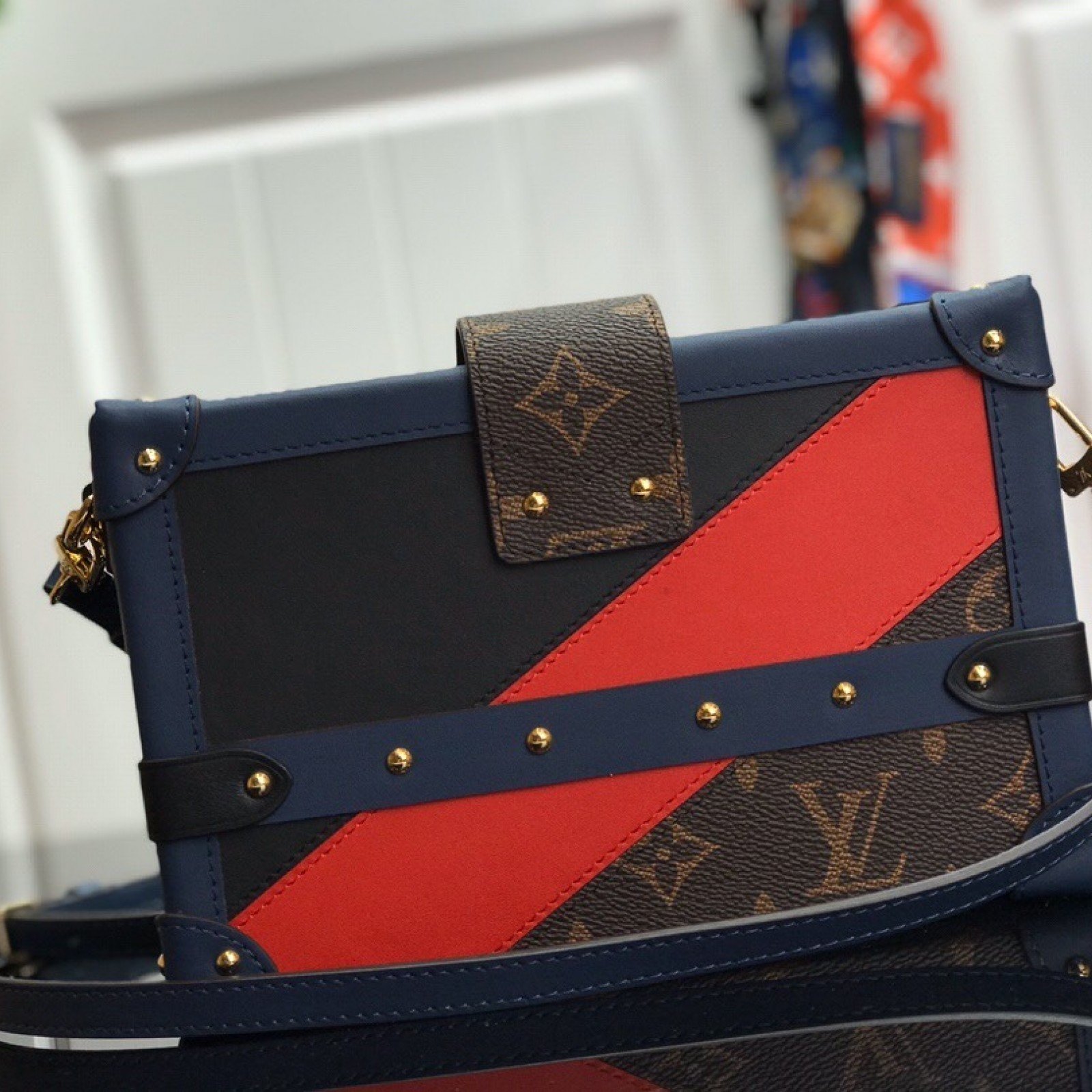 LV PETITE MALLE M55437