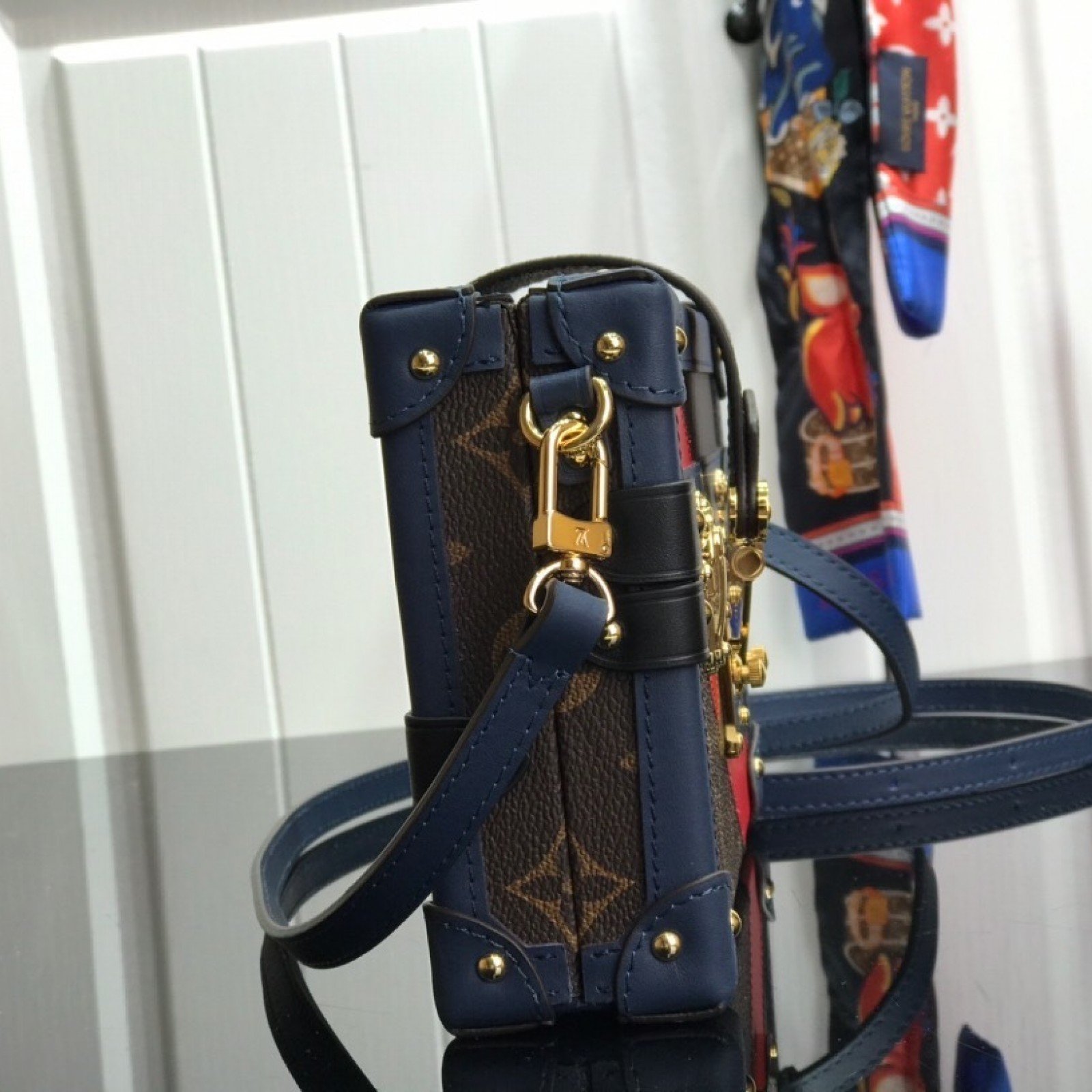 LV PETITE MALLE M55437