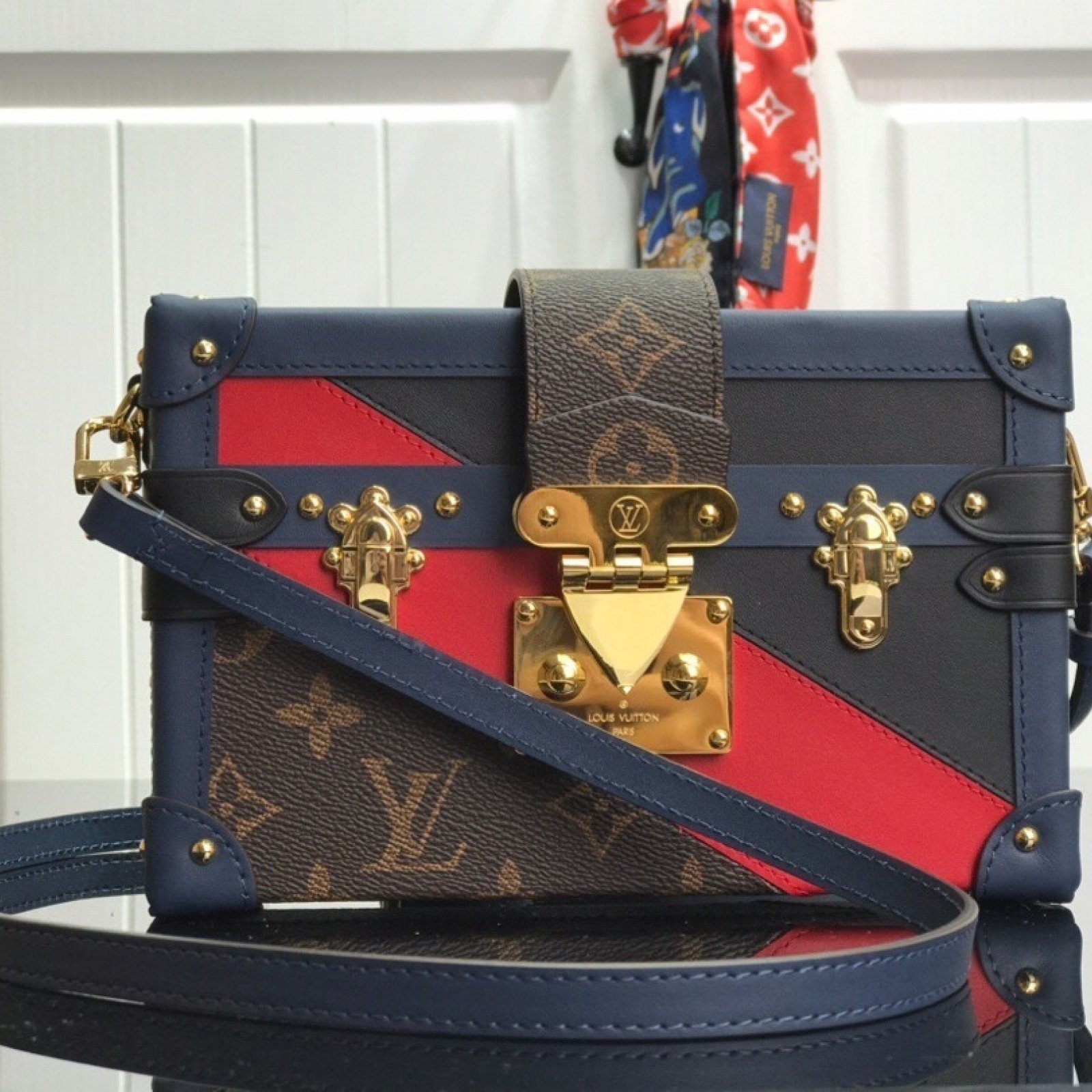 LV PETITE MALLE M55437