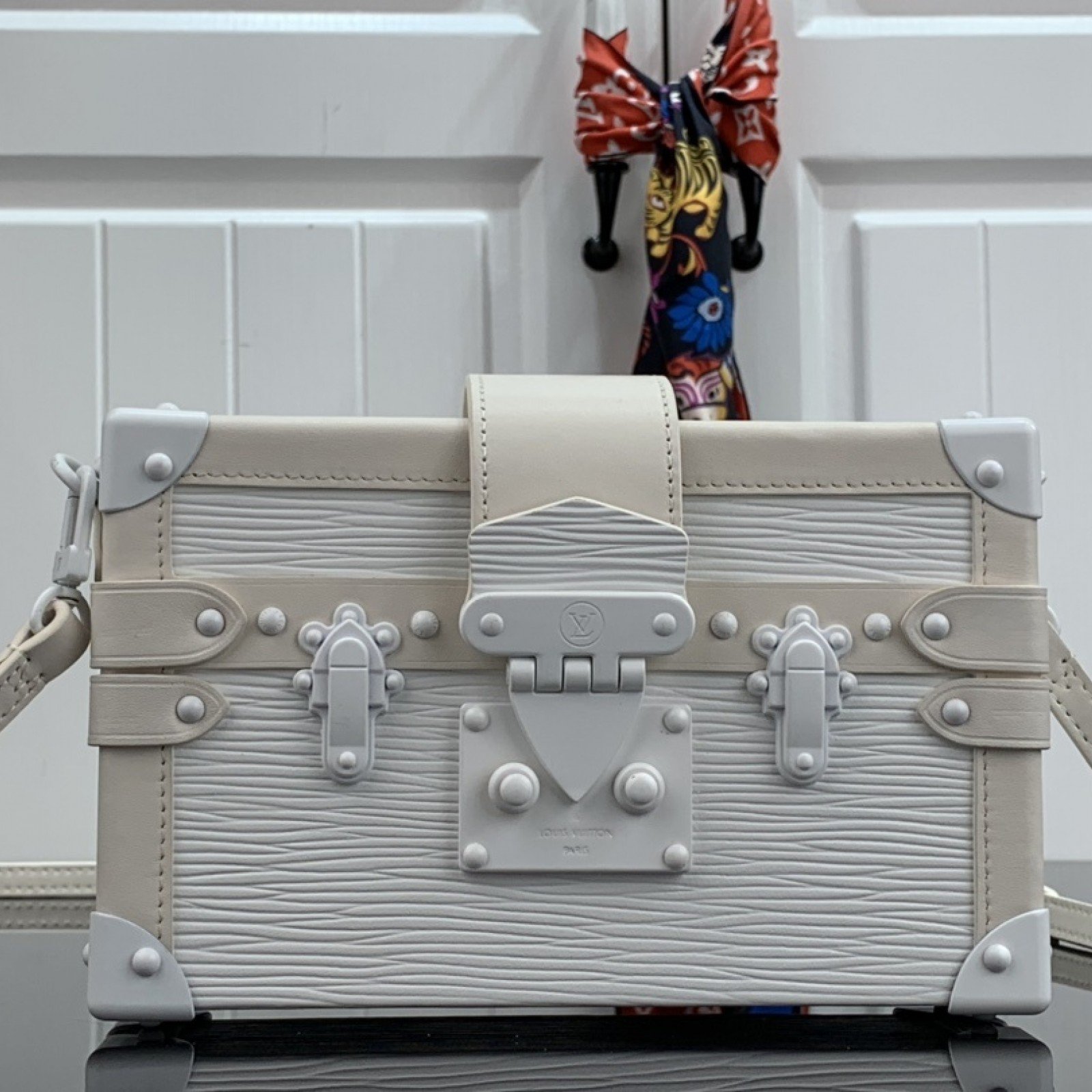 LV PETITE MALLE M55860