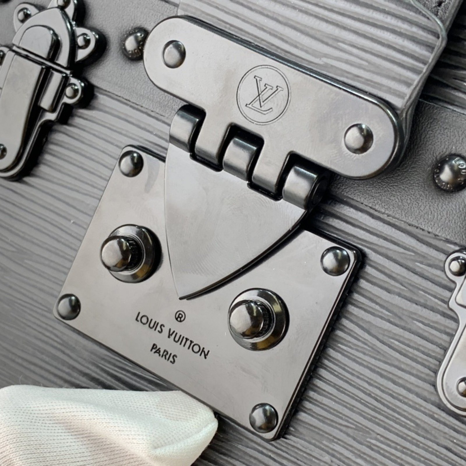 LV PETITE MALLE M55860