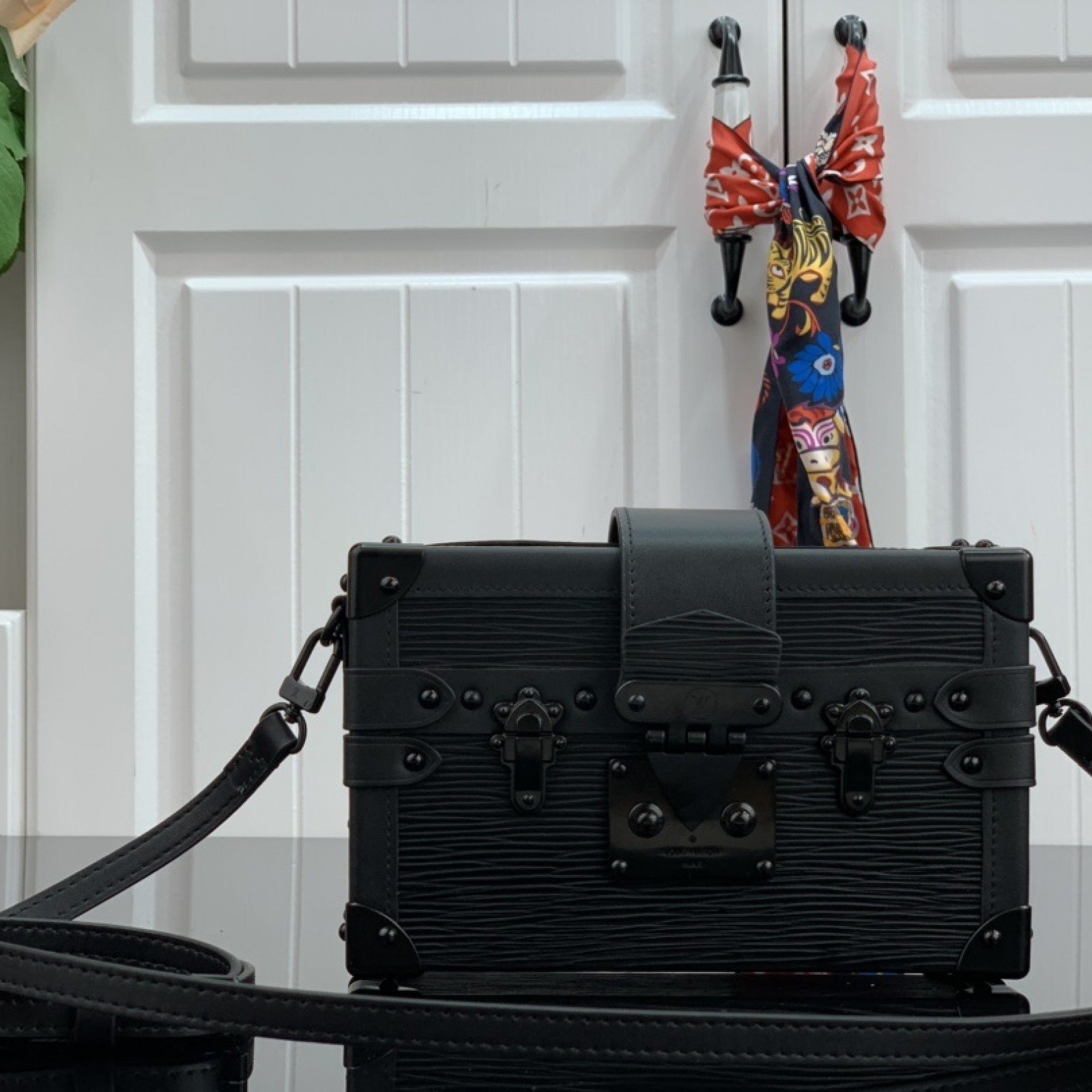 LV PETITE MALLE M55860