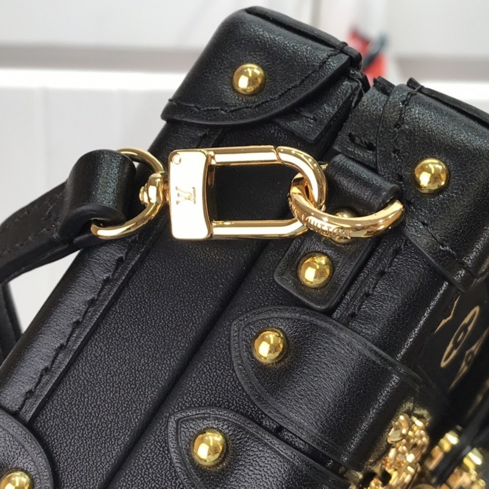 LV PETITE MALLE M57827