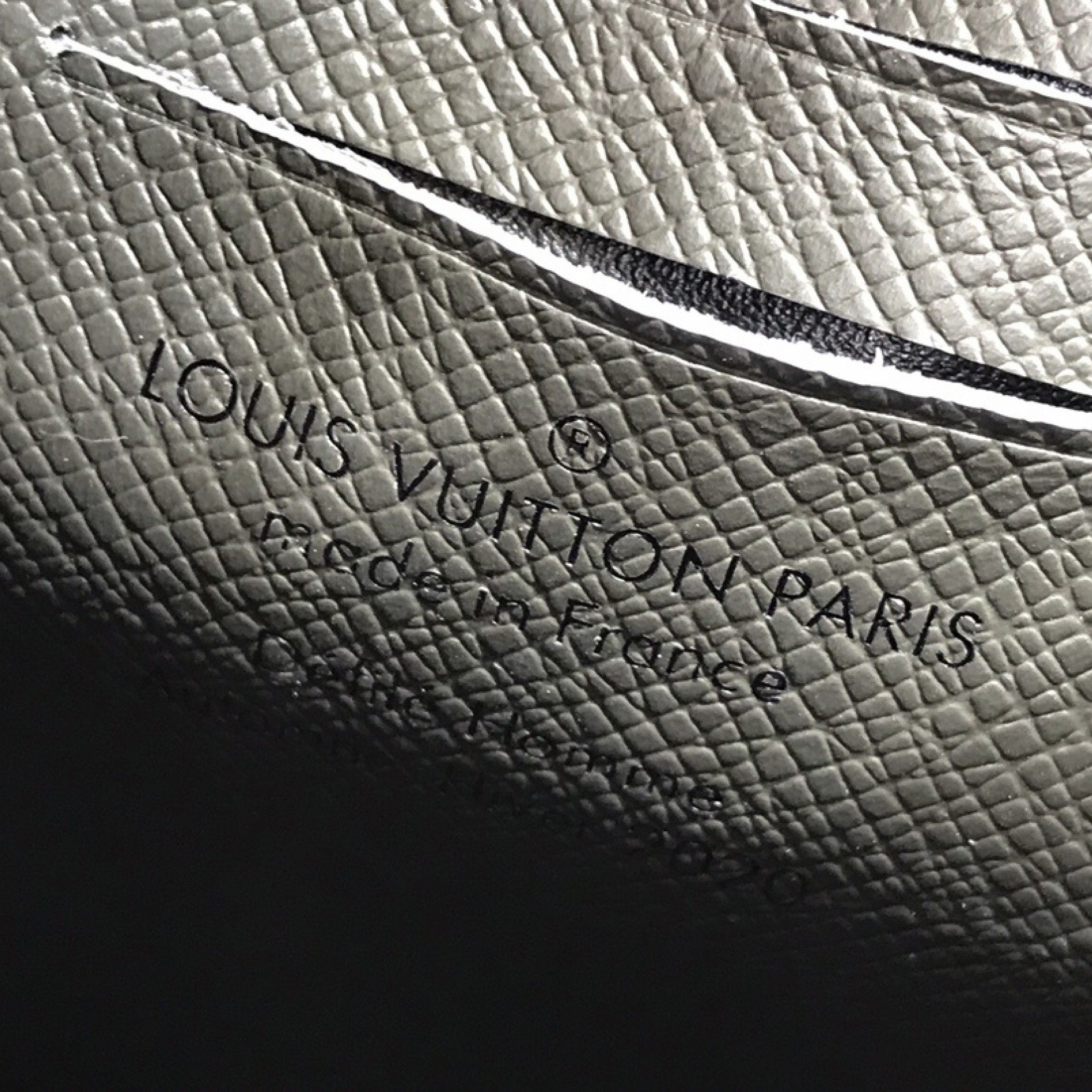LV PHONE BOX M30581