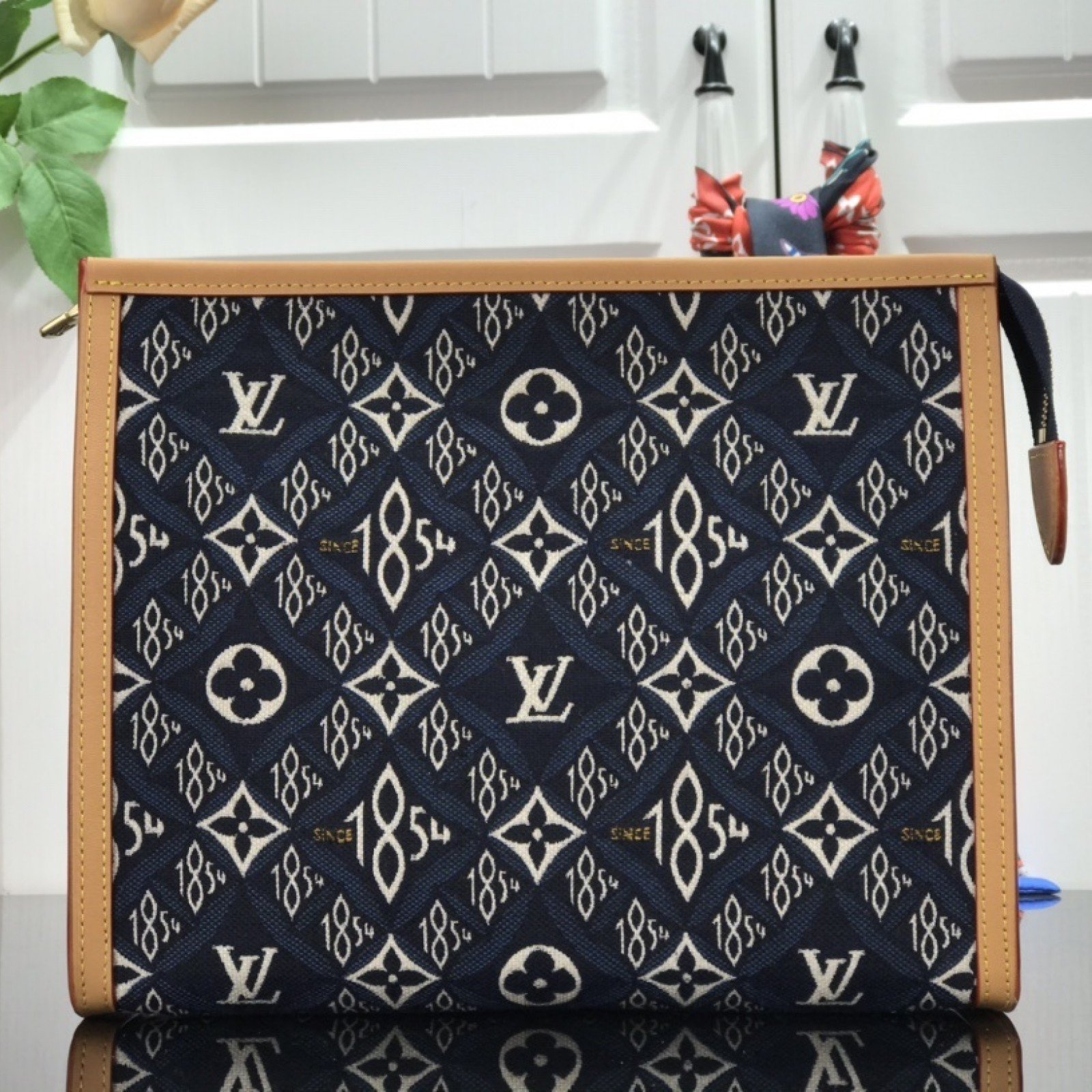 LV POCHE TOILETTE 26 SINCE 1854 M80306