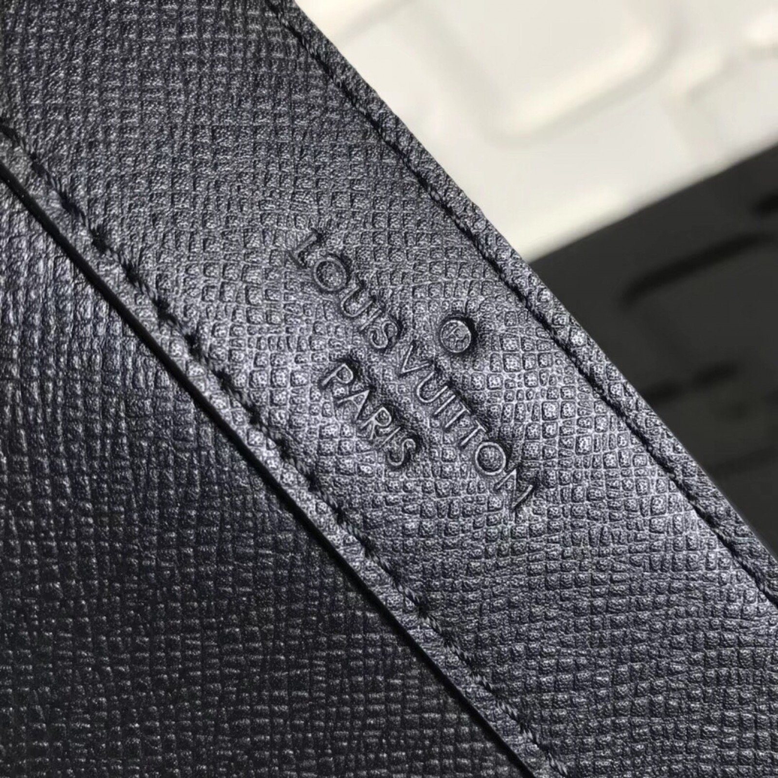 LV POCHETTE APOLLO Bag M30086