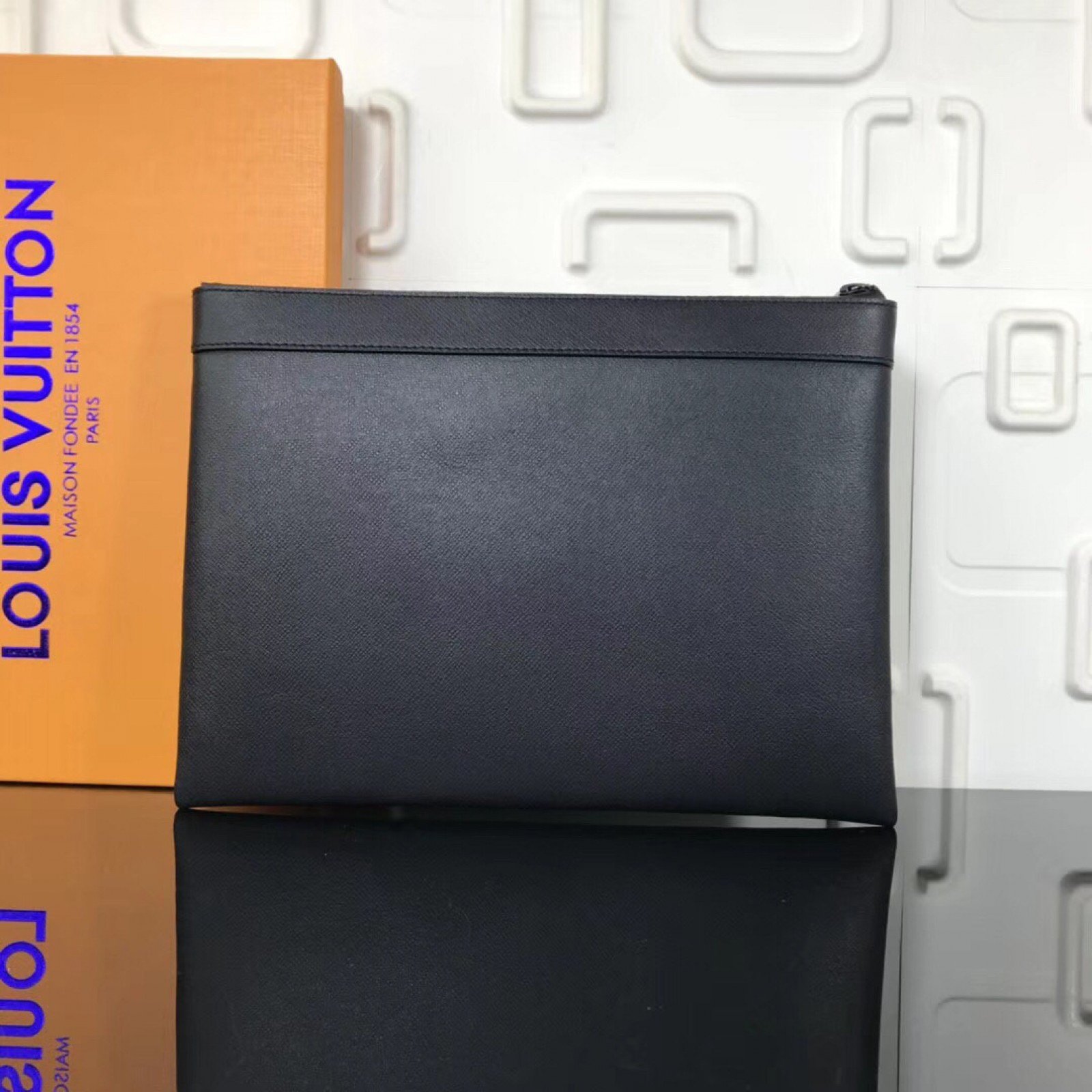 LV POCHETTE APOLLO Bag M30086