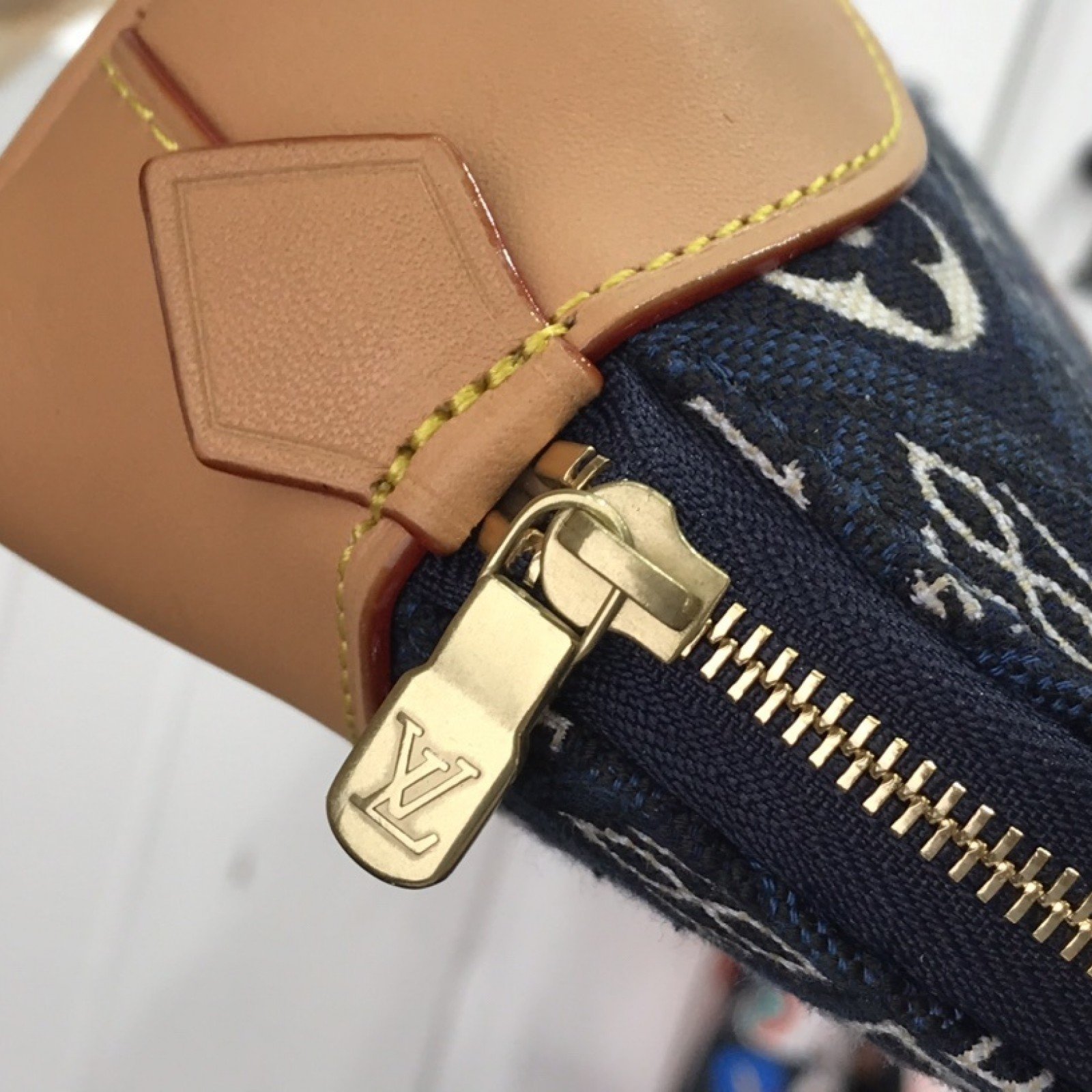 LV POCHETTE COSMETIQUE SINCE 1854 M80307