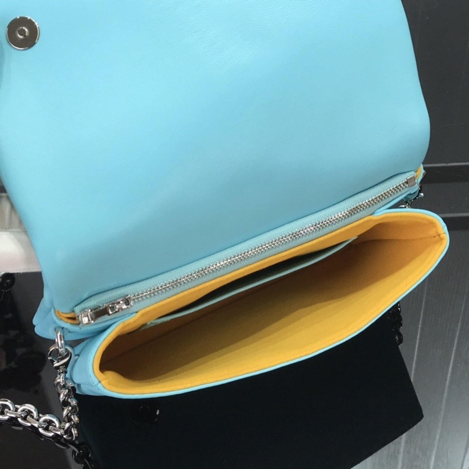 LV POCHETTE COUSSIN M80742