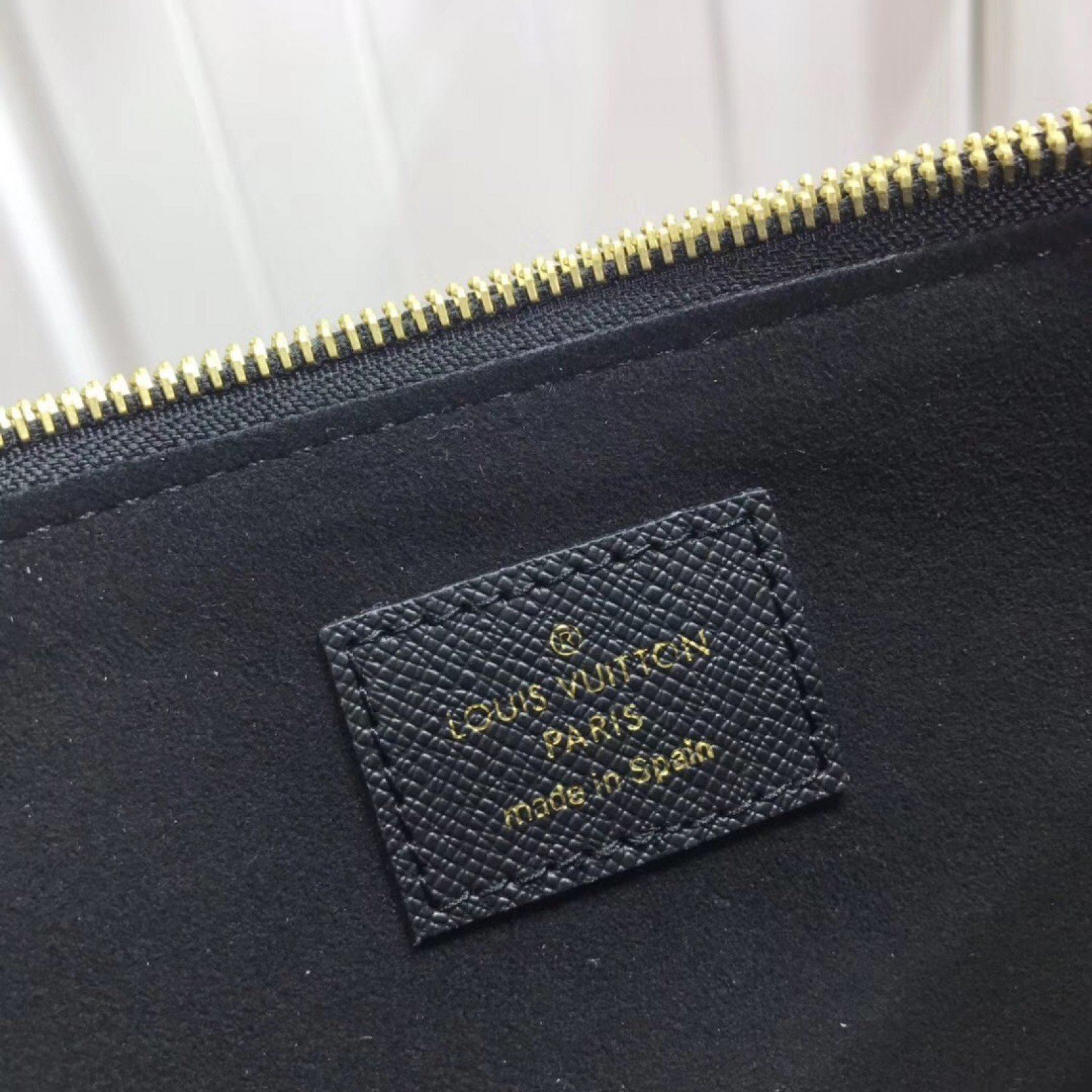 LV POCHETTE DOUBLE ZIP M67561A