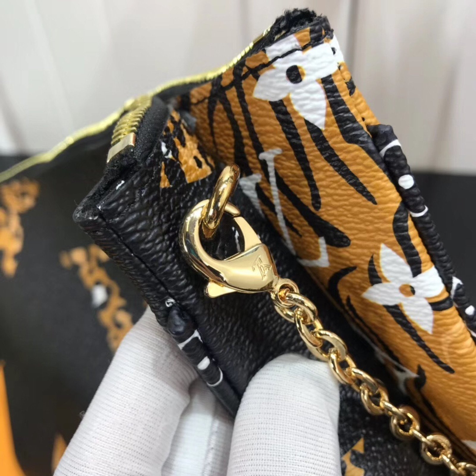 LV POCHETTE DOUBLE ZIP M67561A