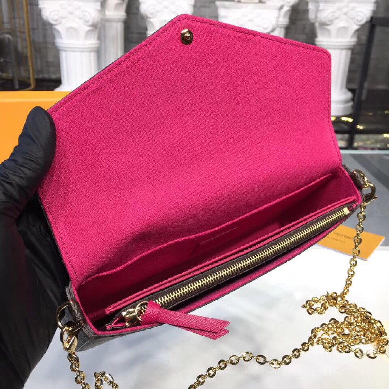 LV POCHETTE FELICIE M61276XH