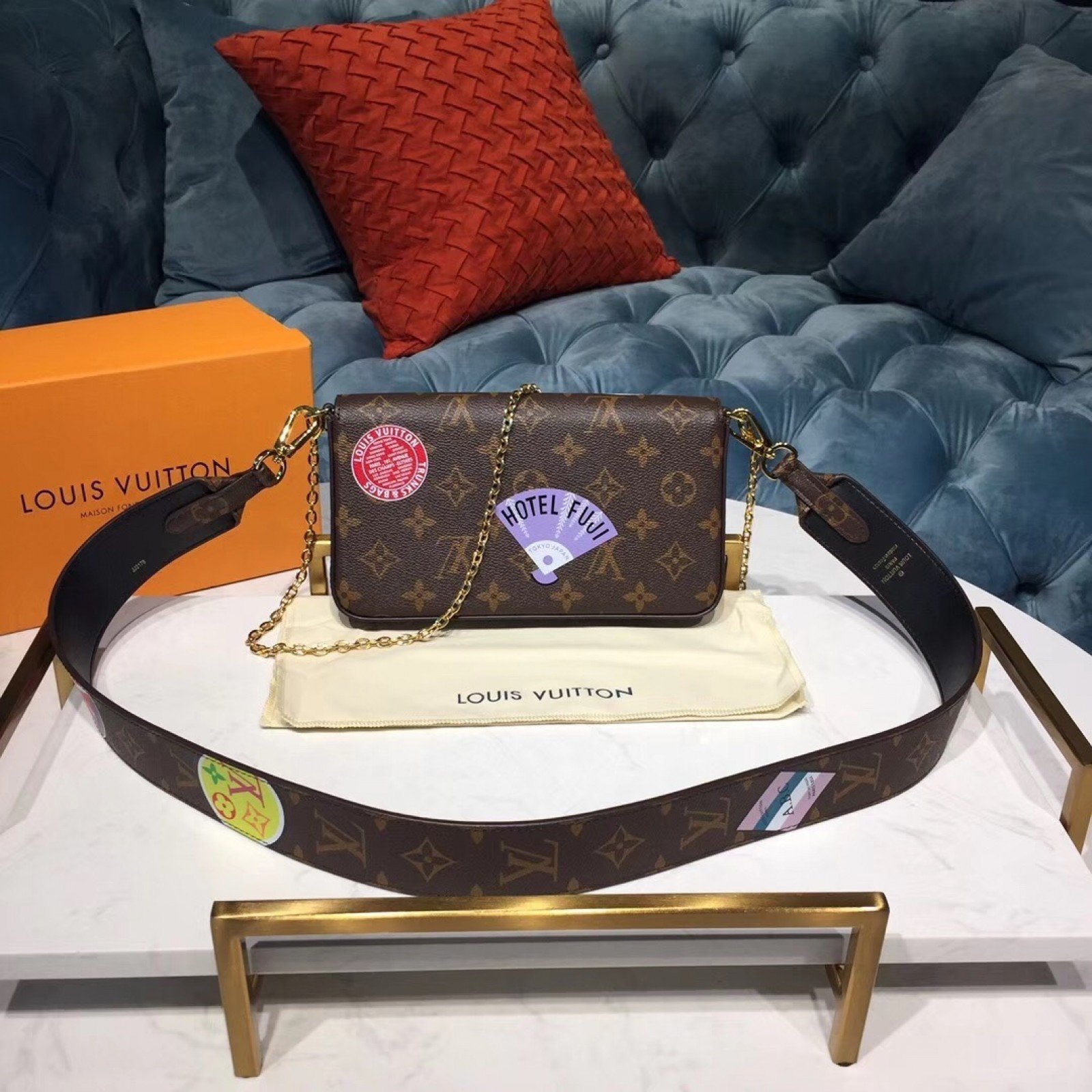 LV POCHETTE FELICIE M61276YM