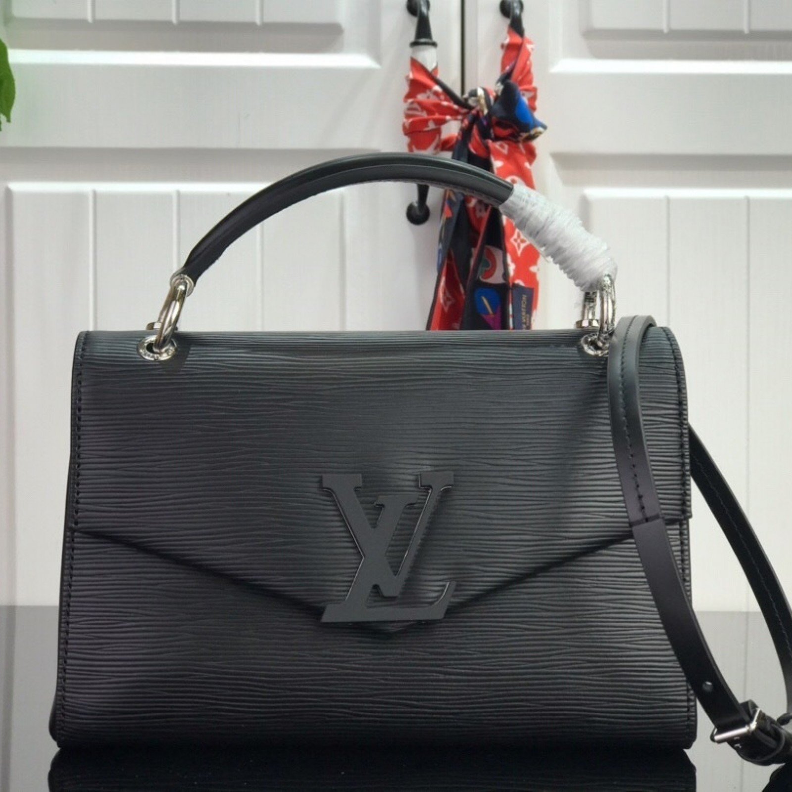 LV POCHETTE GRENELLE M55977