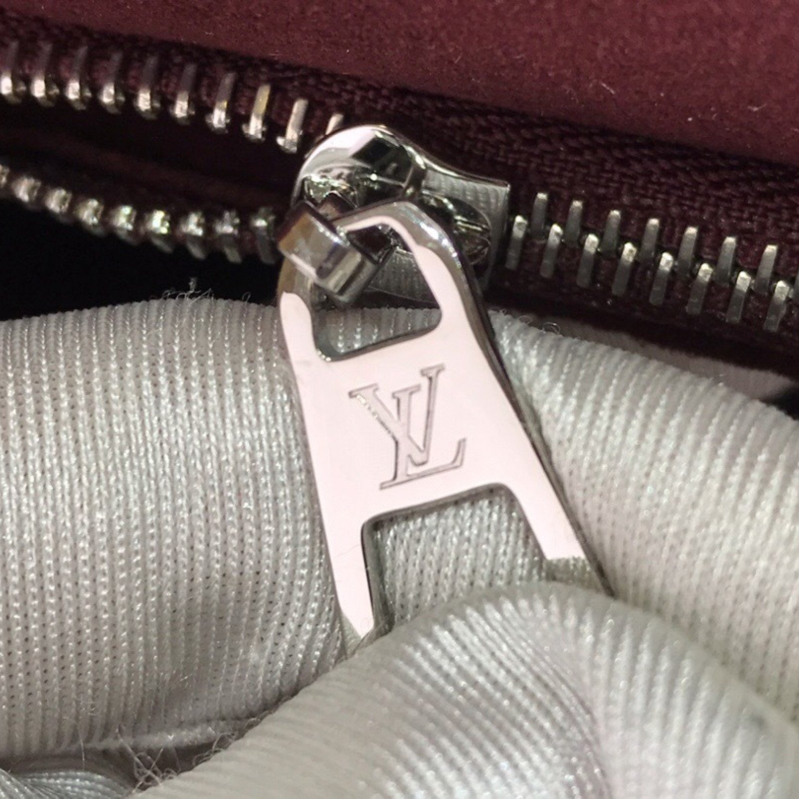 LV POCHETTE GRENELLE M55977