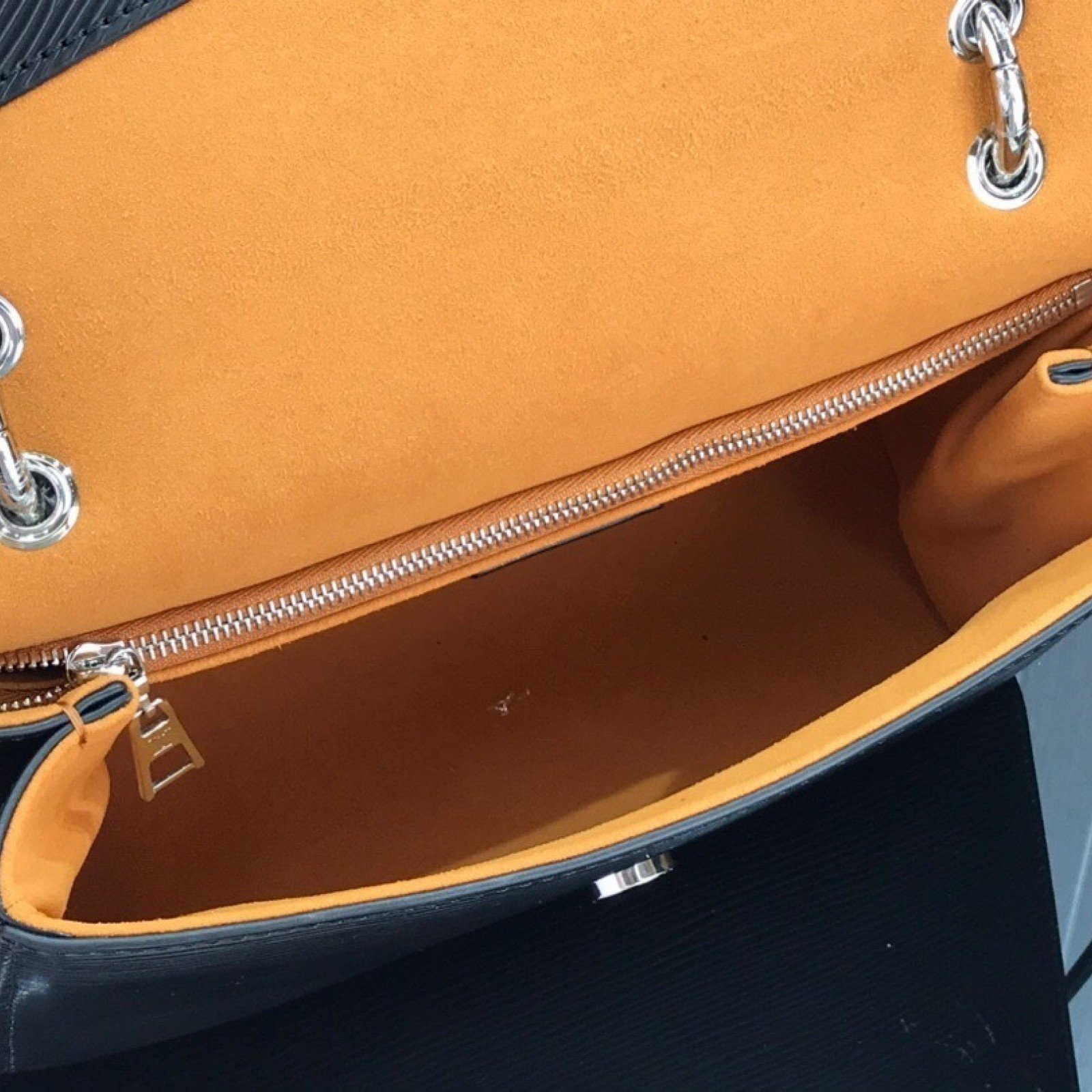 LV POCHETTE GRENELLE M55977