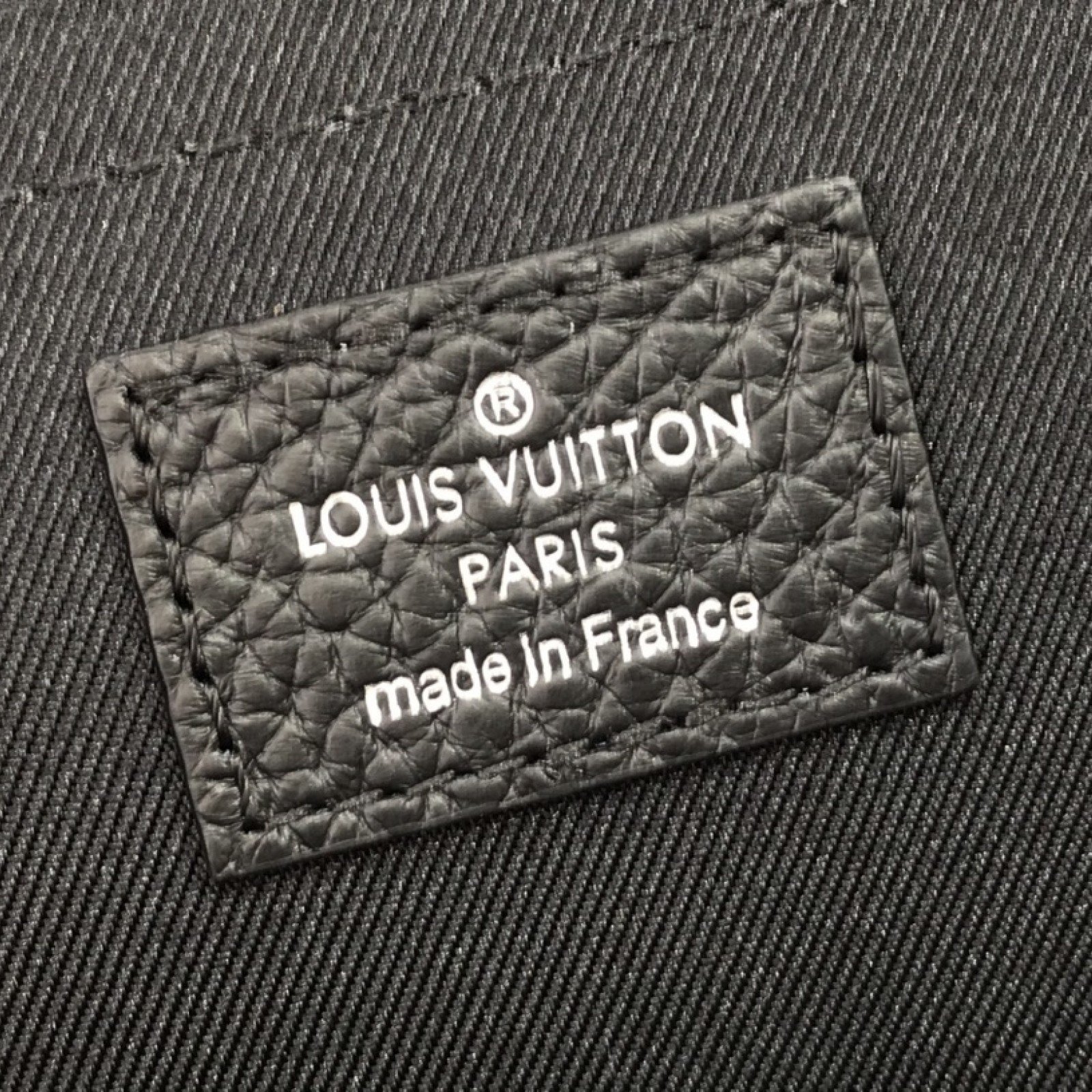 LV POCHETTE JOUR GM M80044H