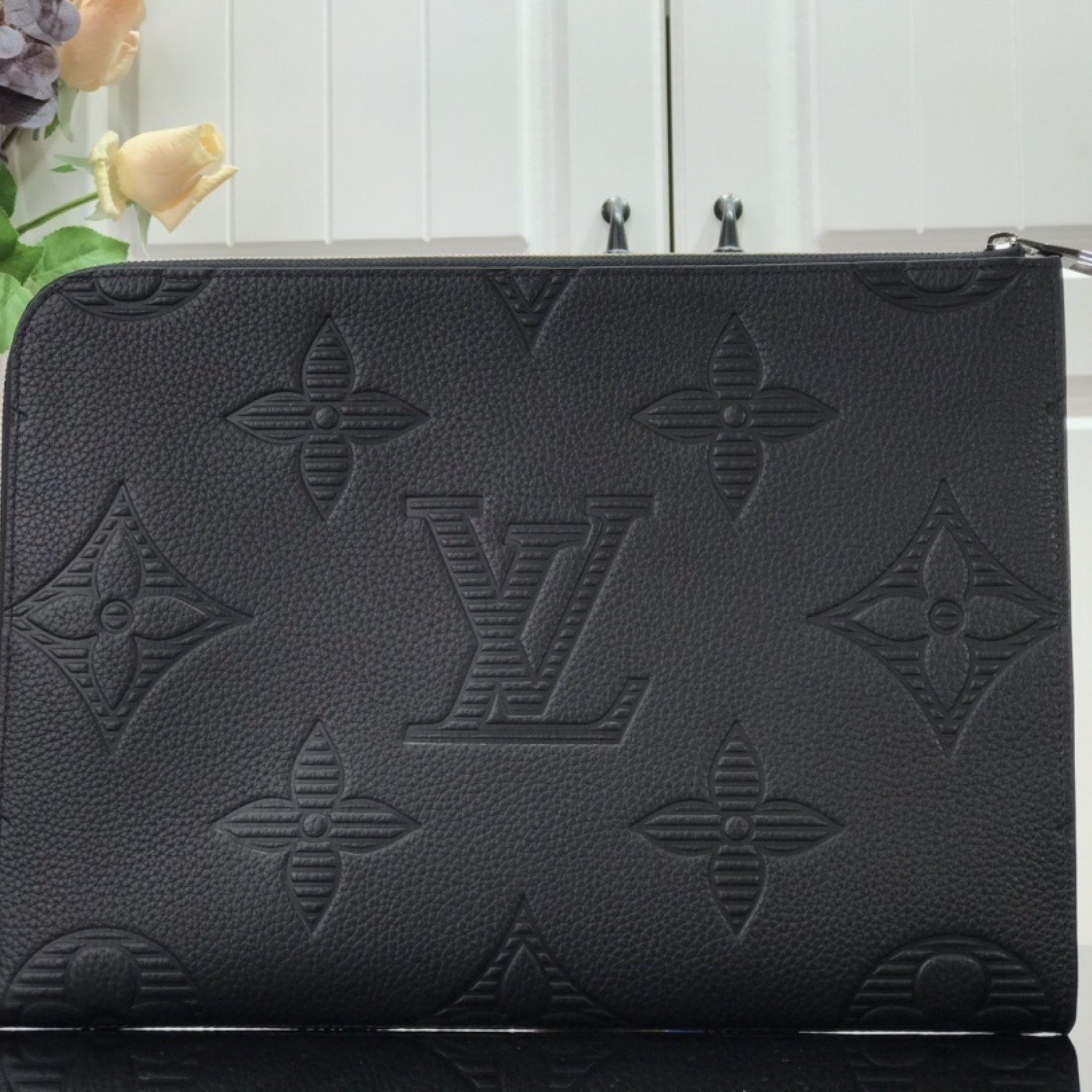 LV POCHETTE JOUR GM M80044H