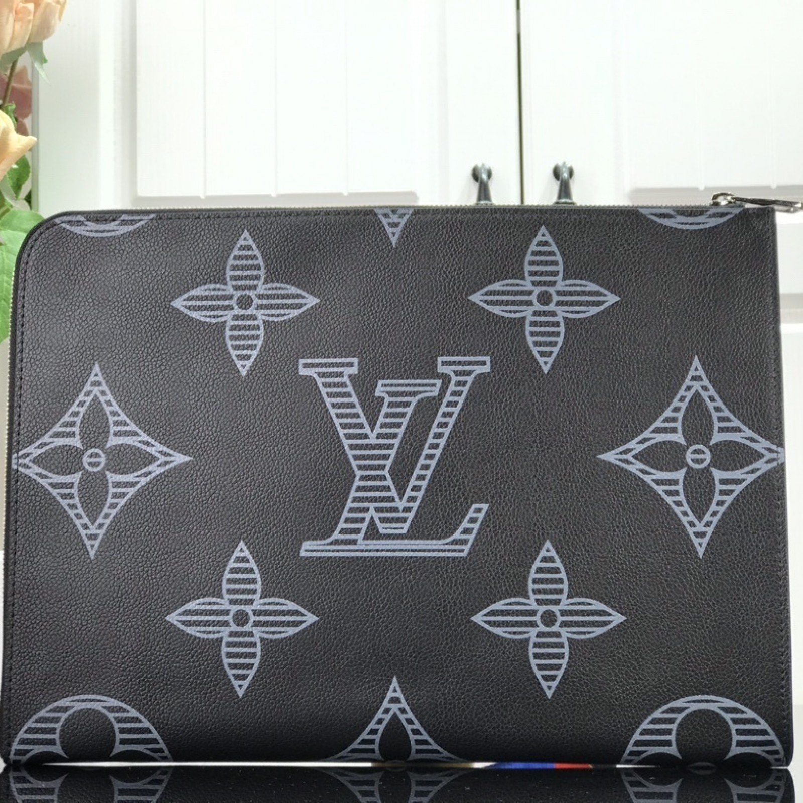 LV POCHETTE JOUR M80044