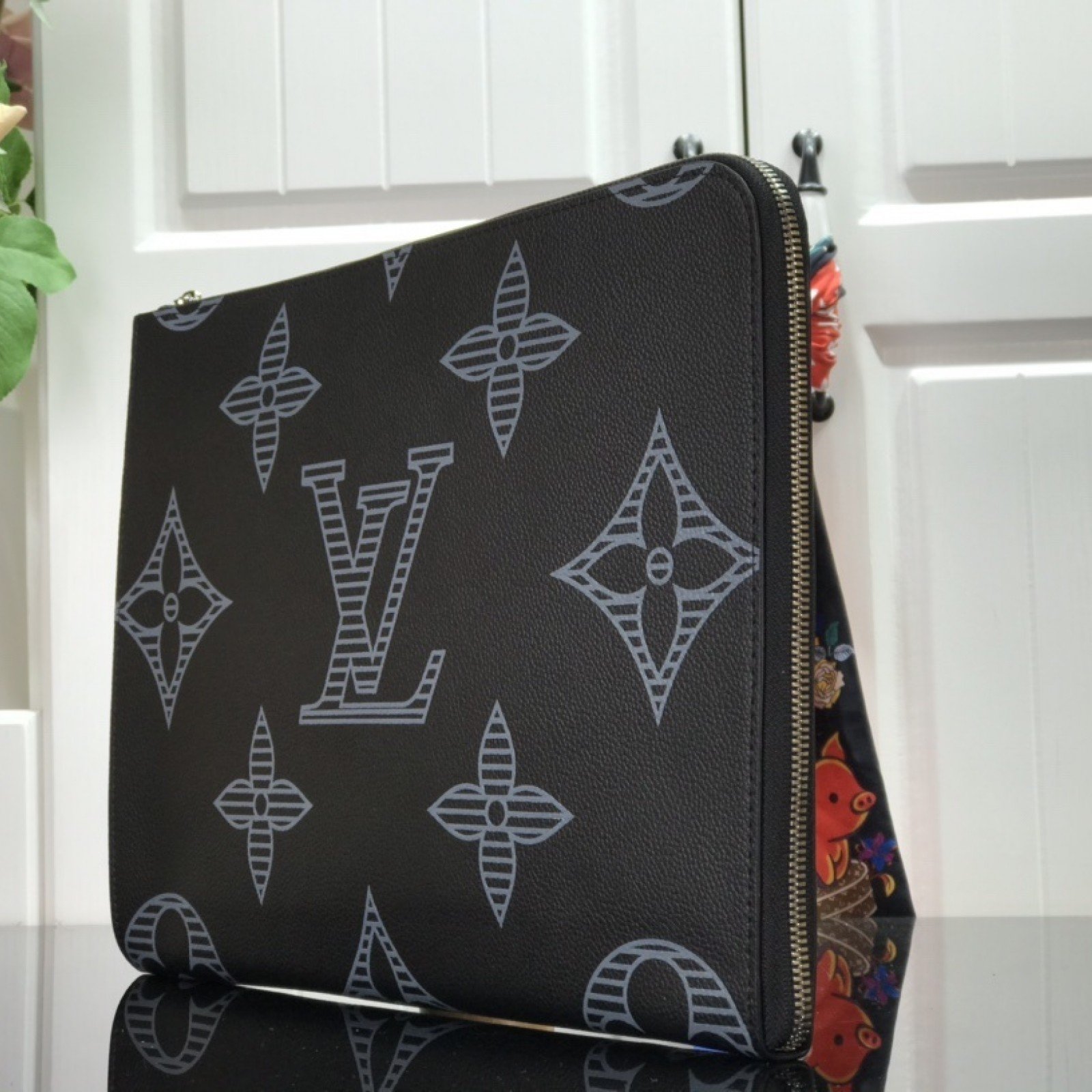 LV POCHETTE JOUR M80044