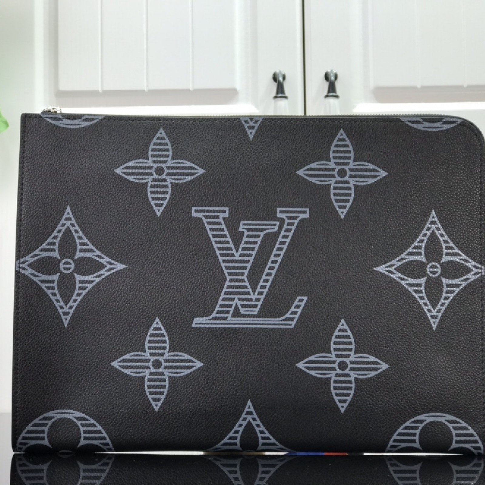 LV POCHETTE JOUR M80044