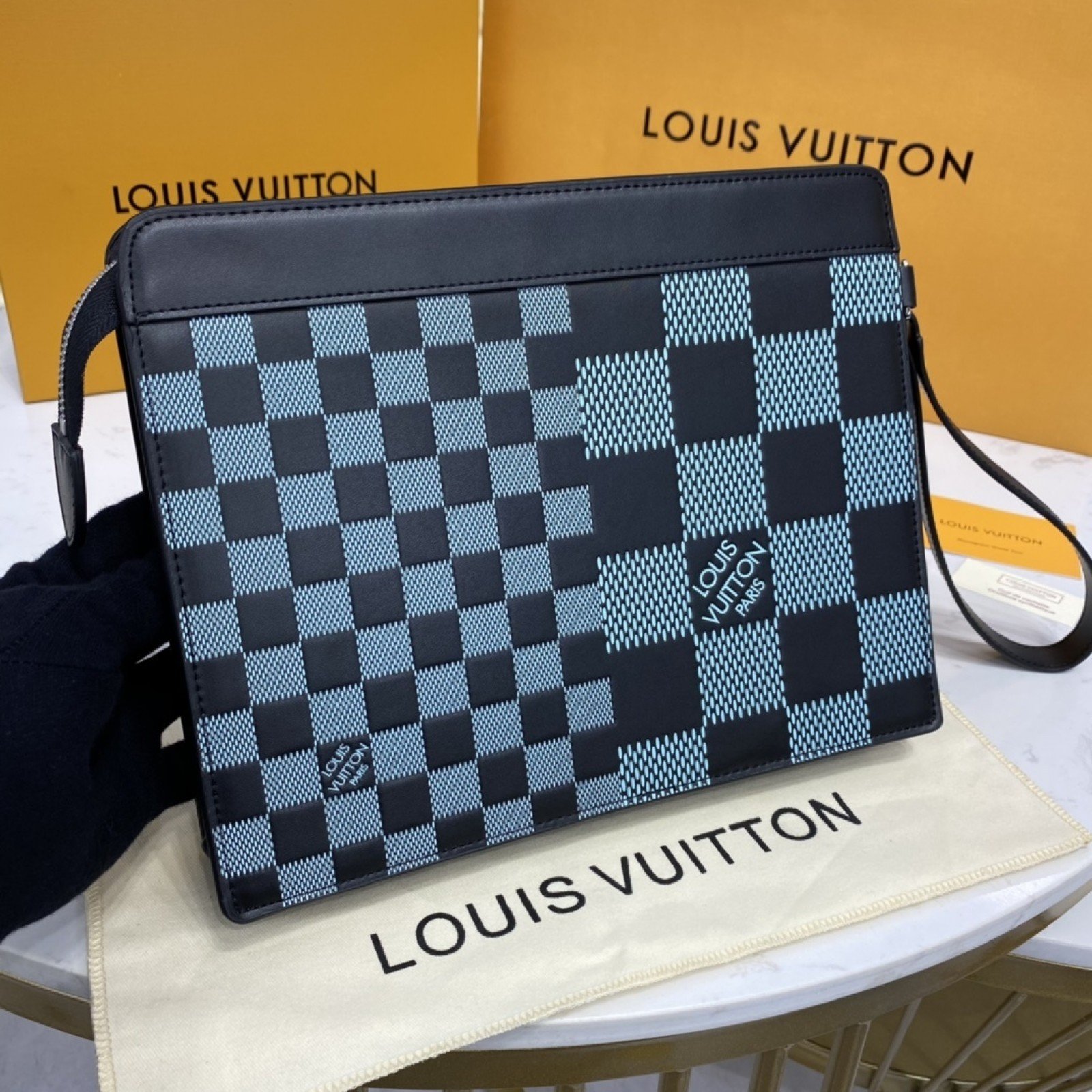 LV POCHETTE M60450