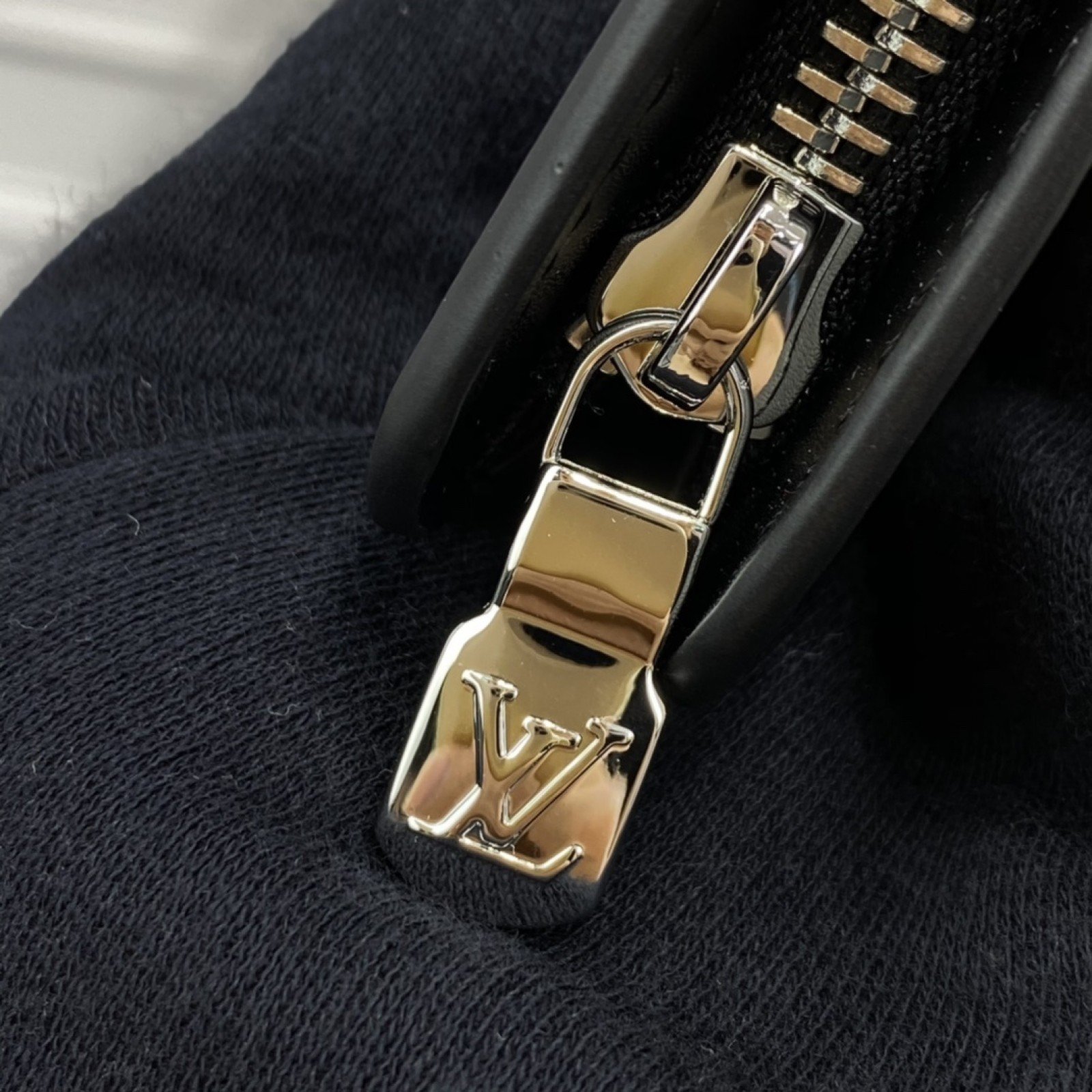 LV POCHETTE M60450