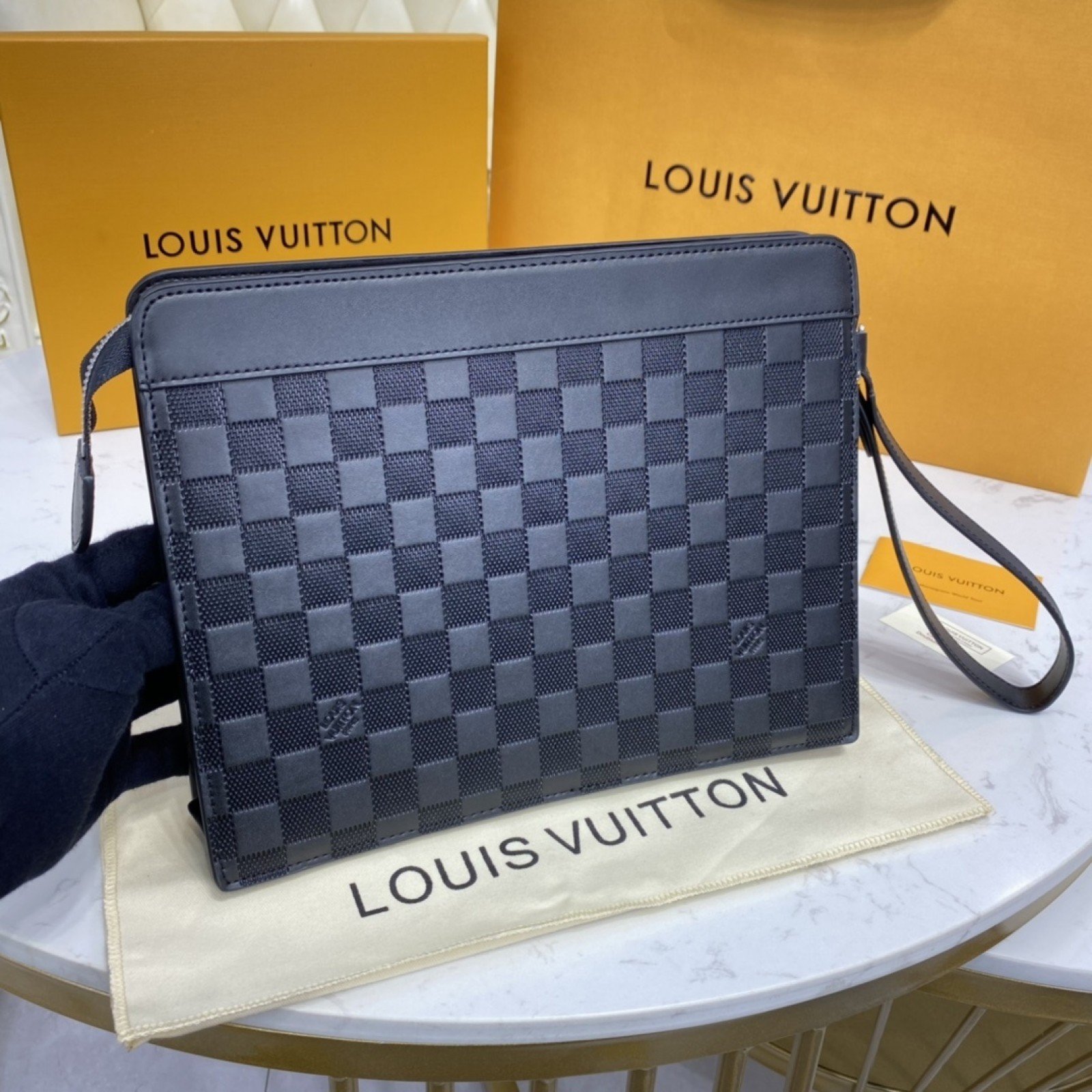 LV POCHETTE M60450