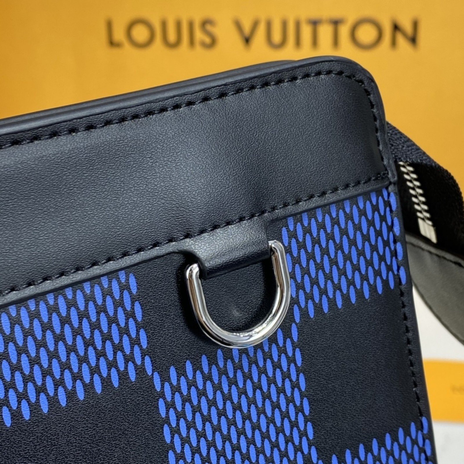 LV POCHETTE M60450