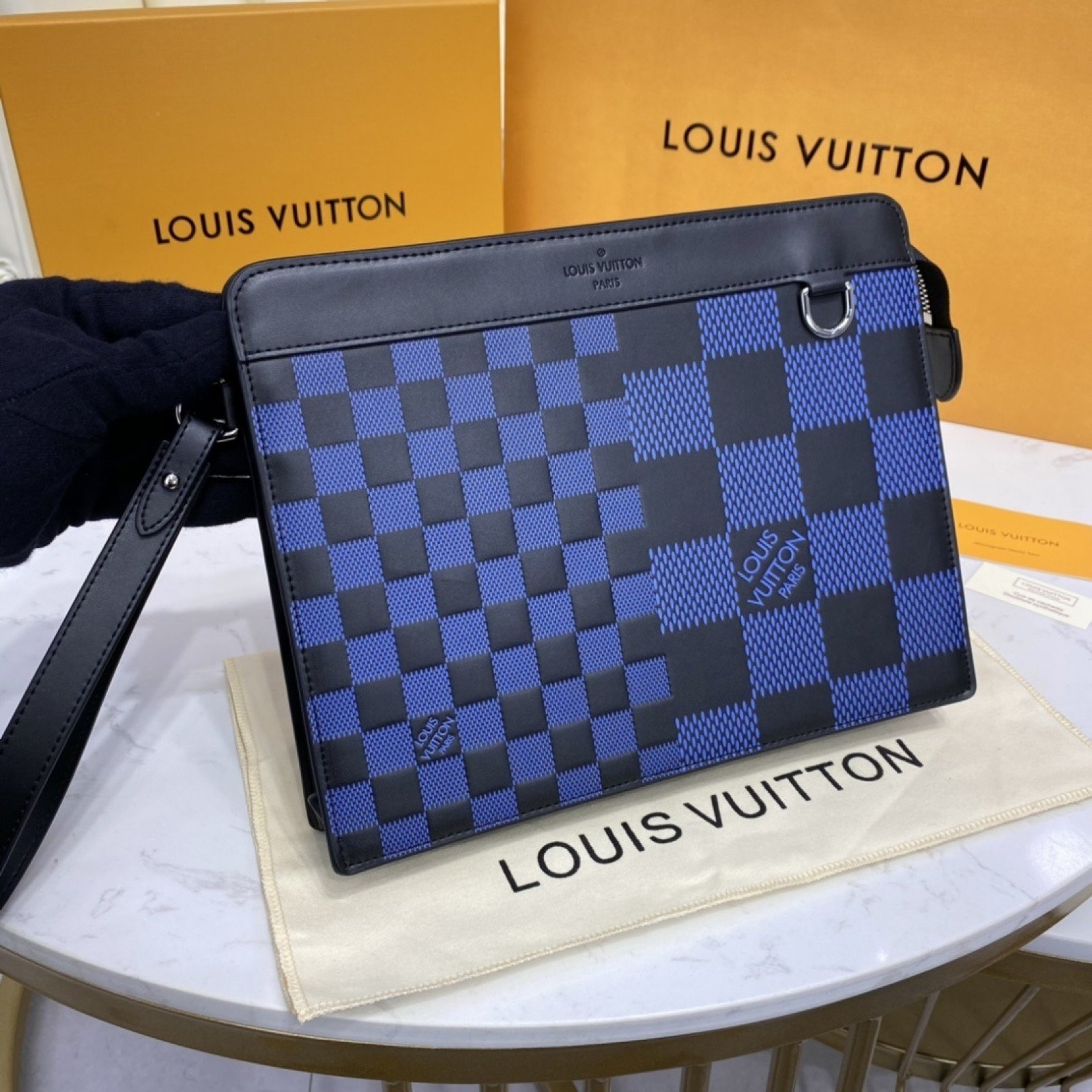 LV POCHETTE M60450
