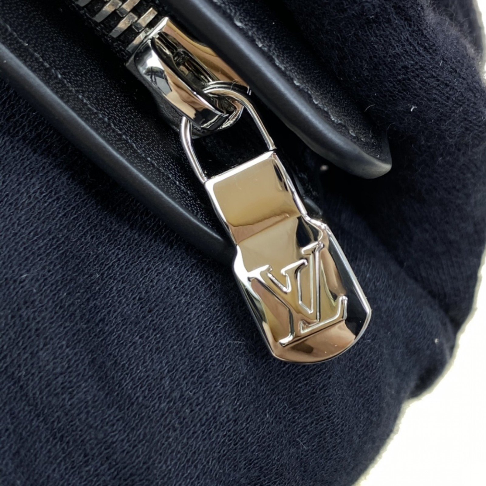 LV POCHETTE M60450