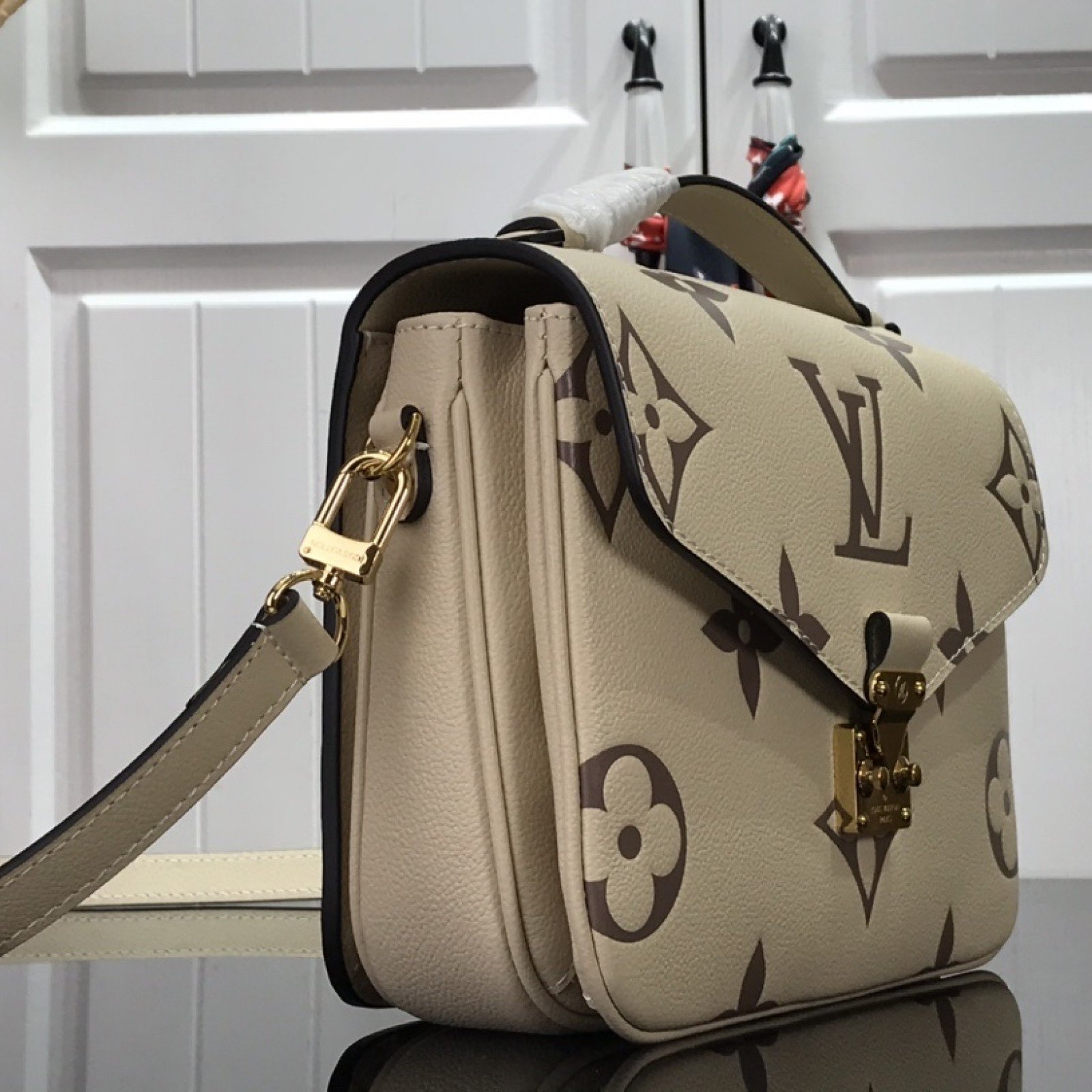 LV POCHETTE METIS M45596