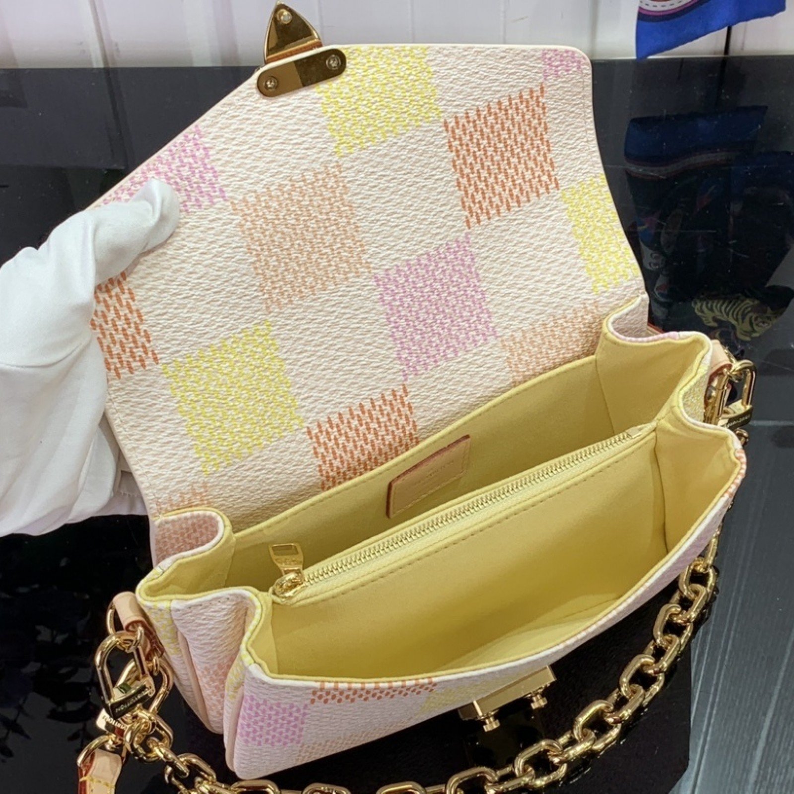 LV POCHETTE MÉTIS EAST WEST n40749