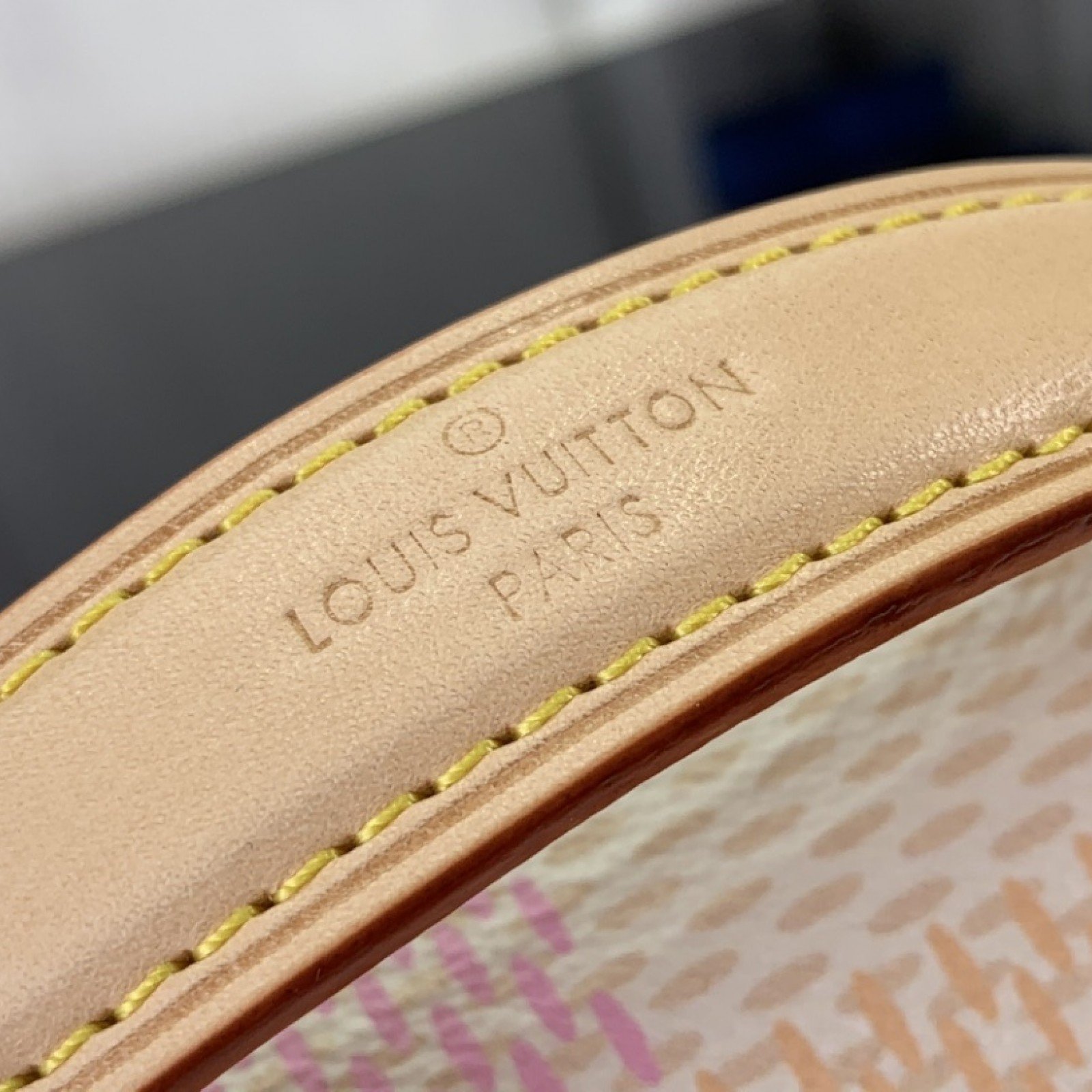 LV POCHETTE MÉTIS EAST WEST n40749
