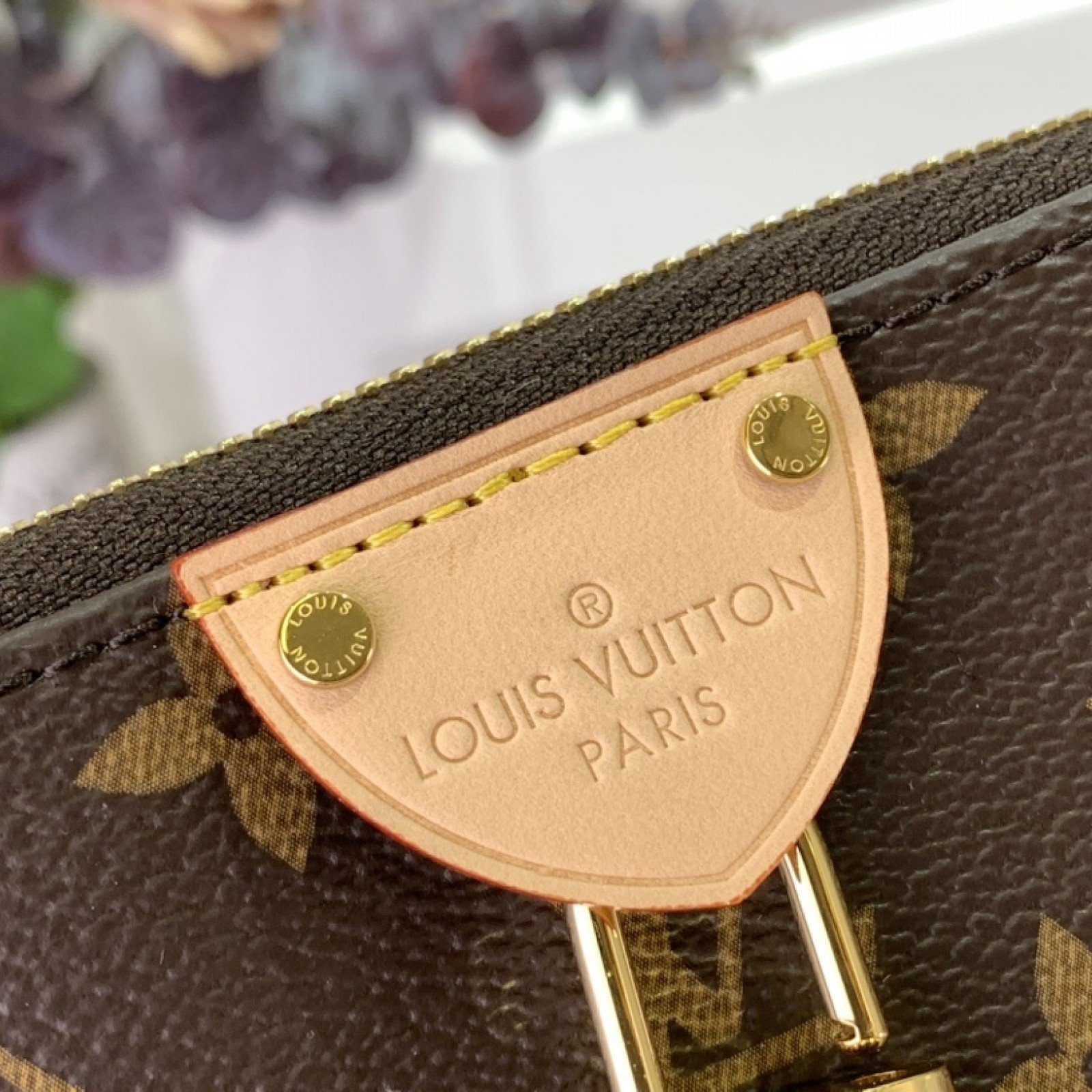 LV POCHETTE TIRETTE M47123