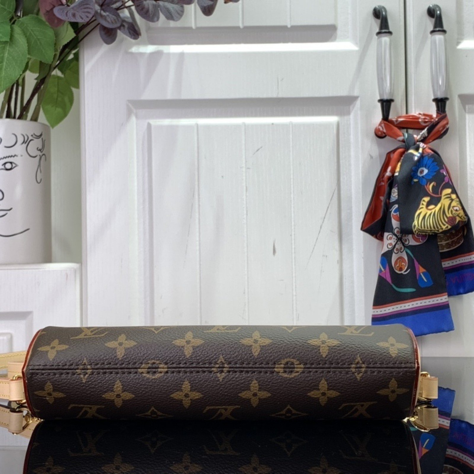 LV POCHETTE TIRETTE M47123