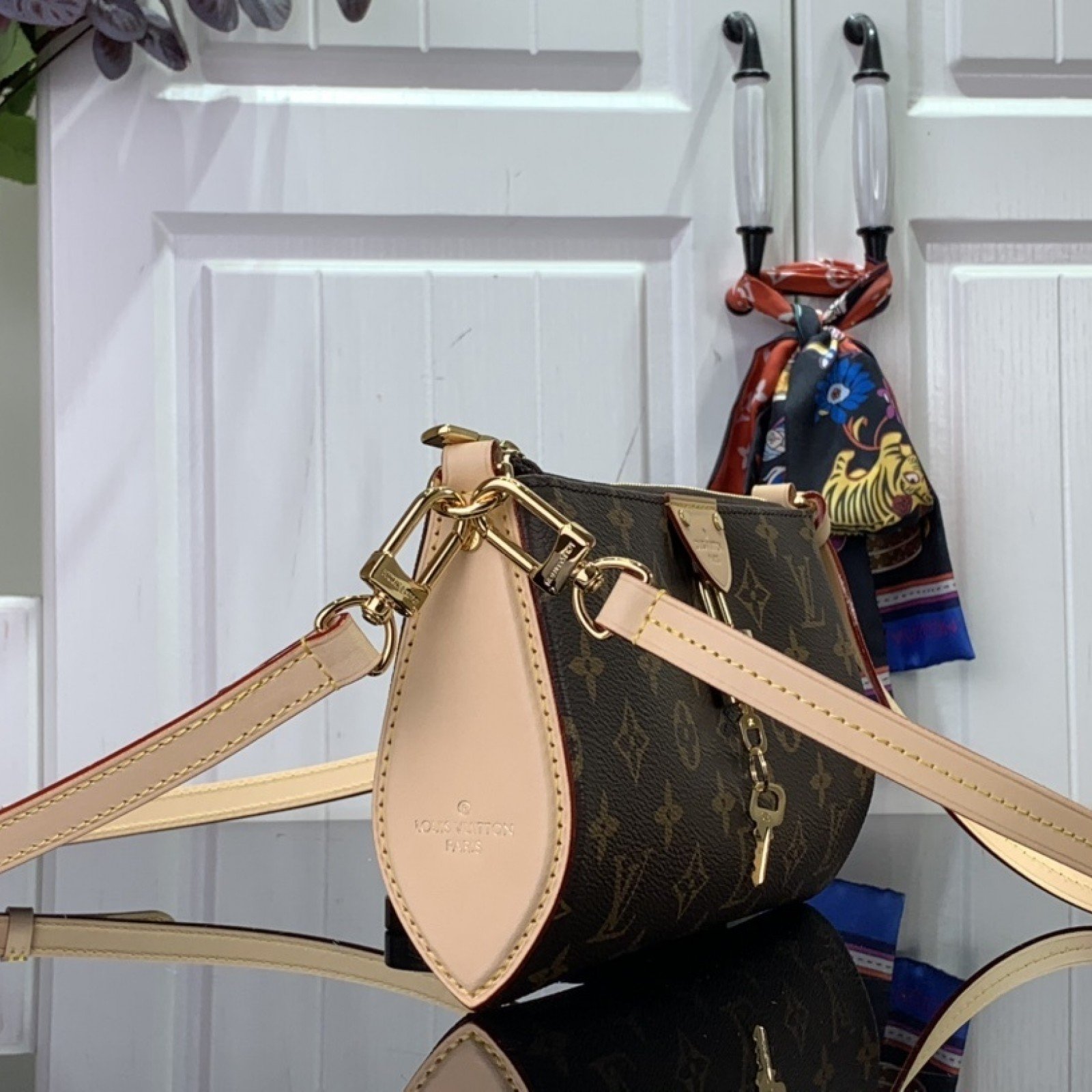 LV POCHETTE TIRETTE M47123